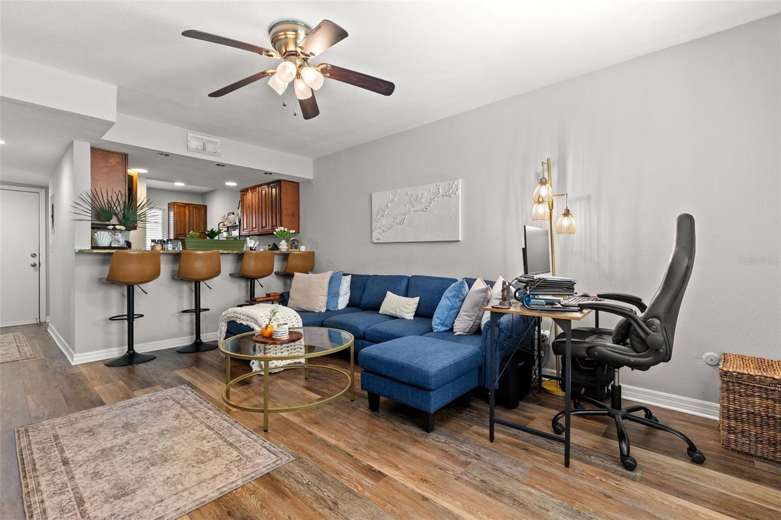 Image 4 of 29 For 3206 Azeele Street 107