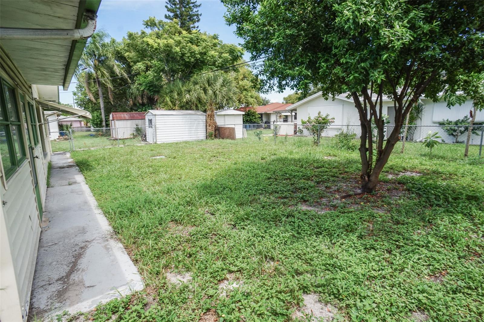 Image 3 of 33 For 10414 Azalea Drive