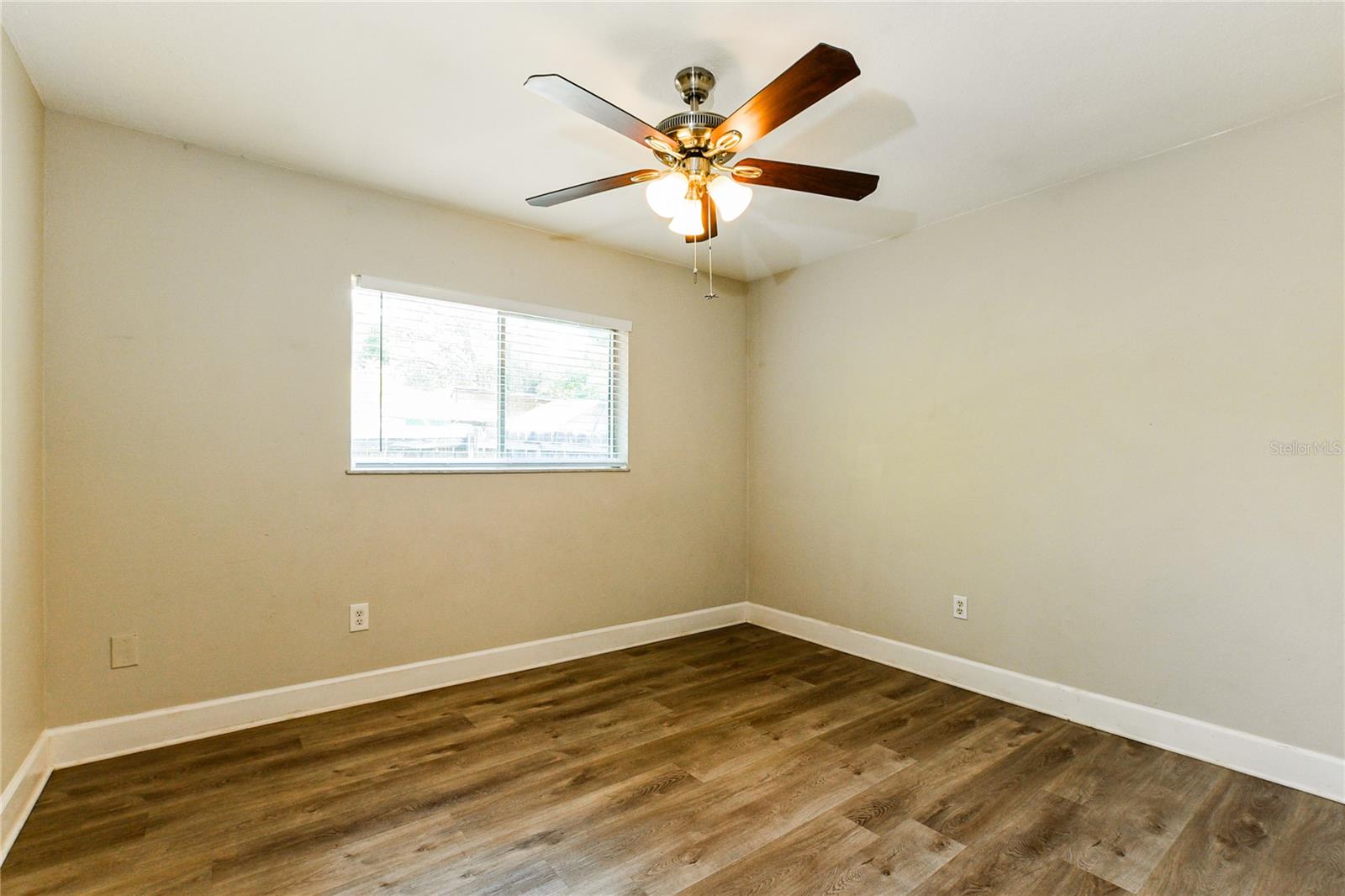Image 12 of 16 For 4626 Donovan Street