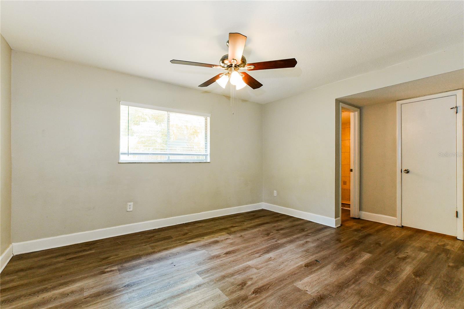 Image 8 of 16 For 4626 Donovan Street