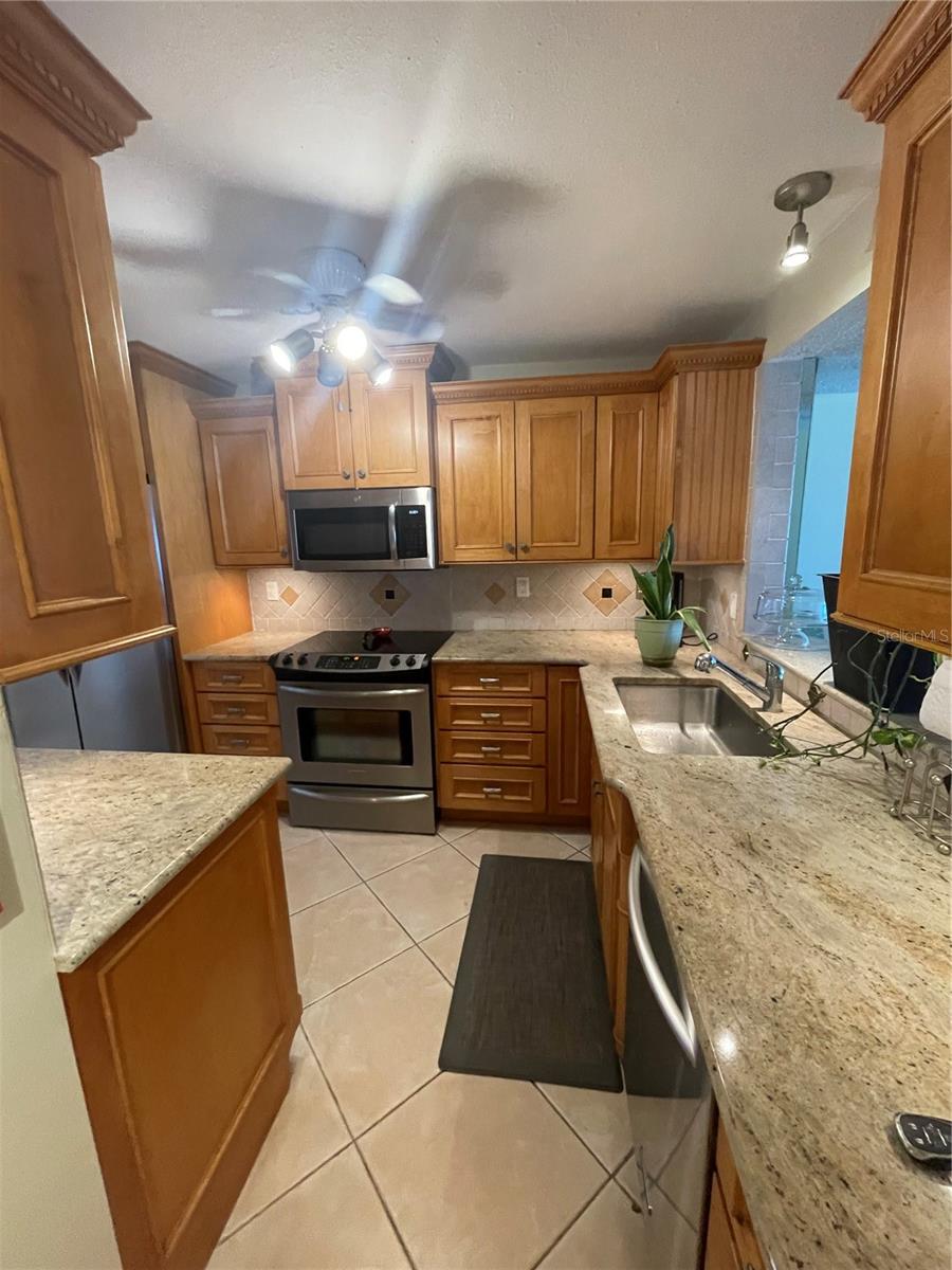 Image 11 of 21 For 3400 Gulf Boulevard 201