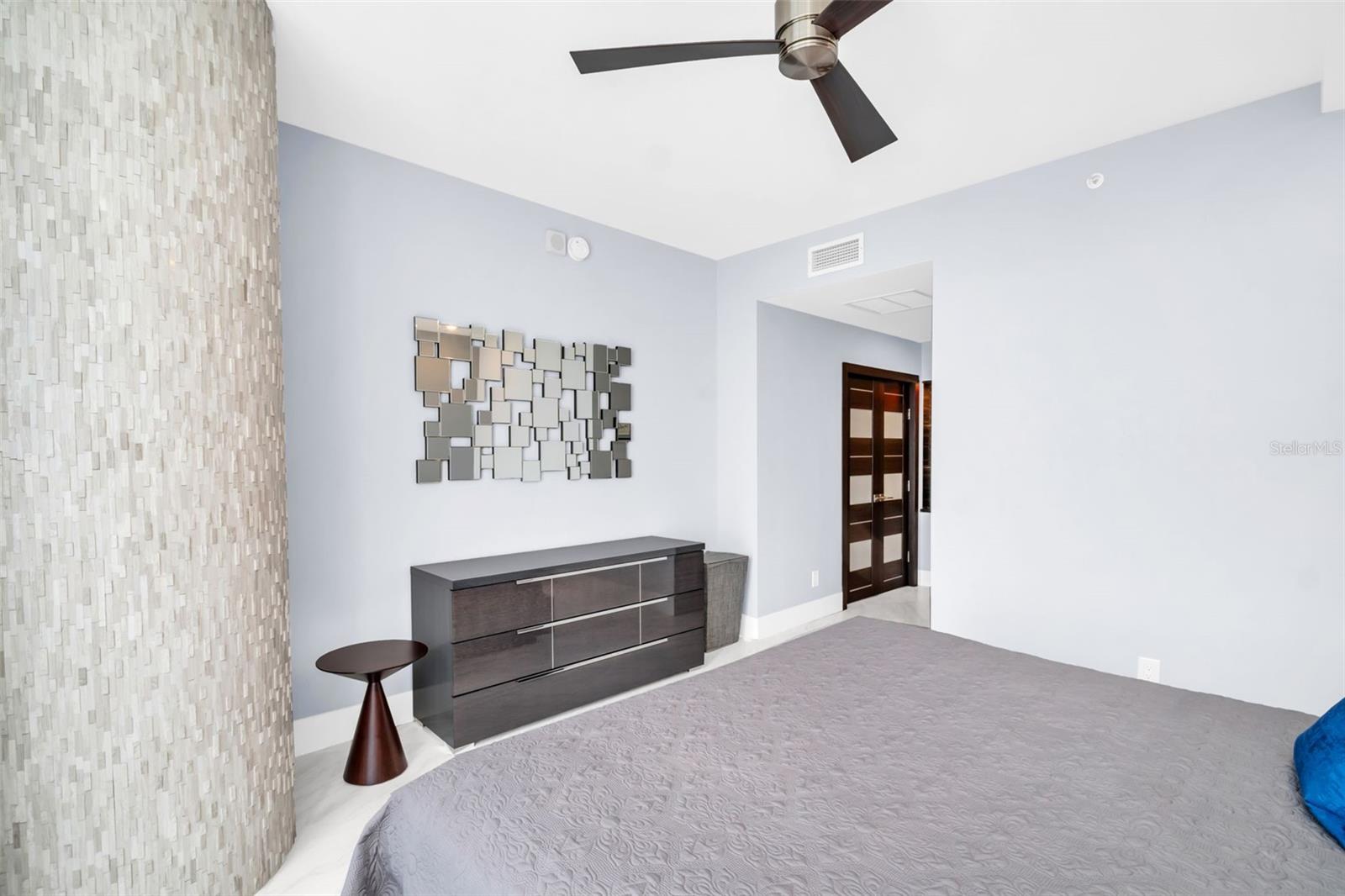 Image 17 of 44 For 175 1st Street S 2305