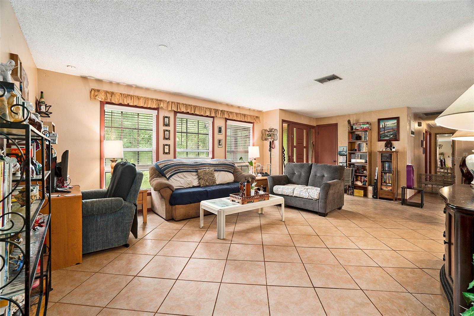 Listing photo id 2 for 1031 Anderson Snow Road