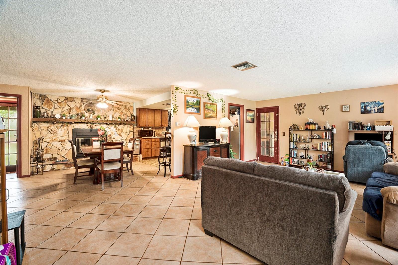 Listing photo id 4 for 1031 Anderson Snow Road