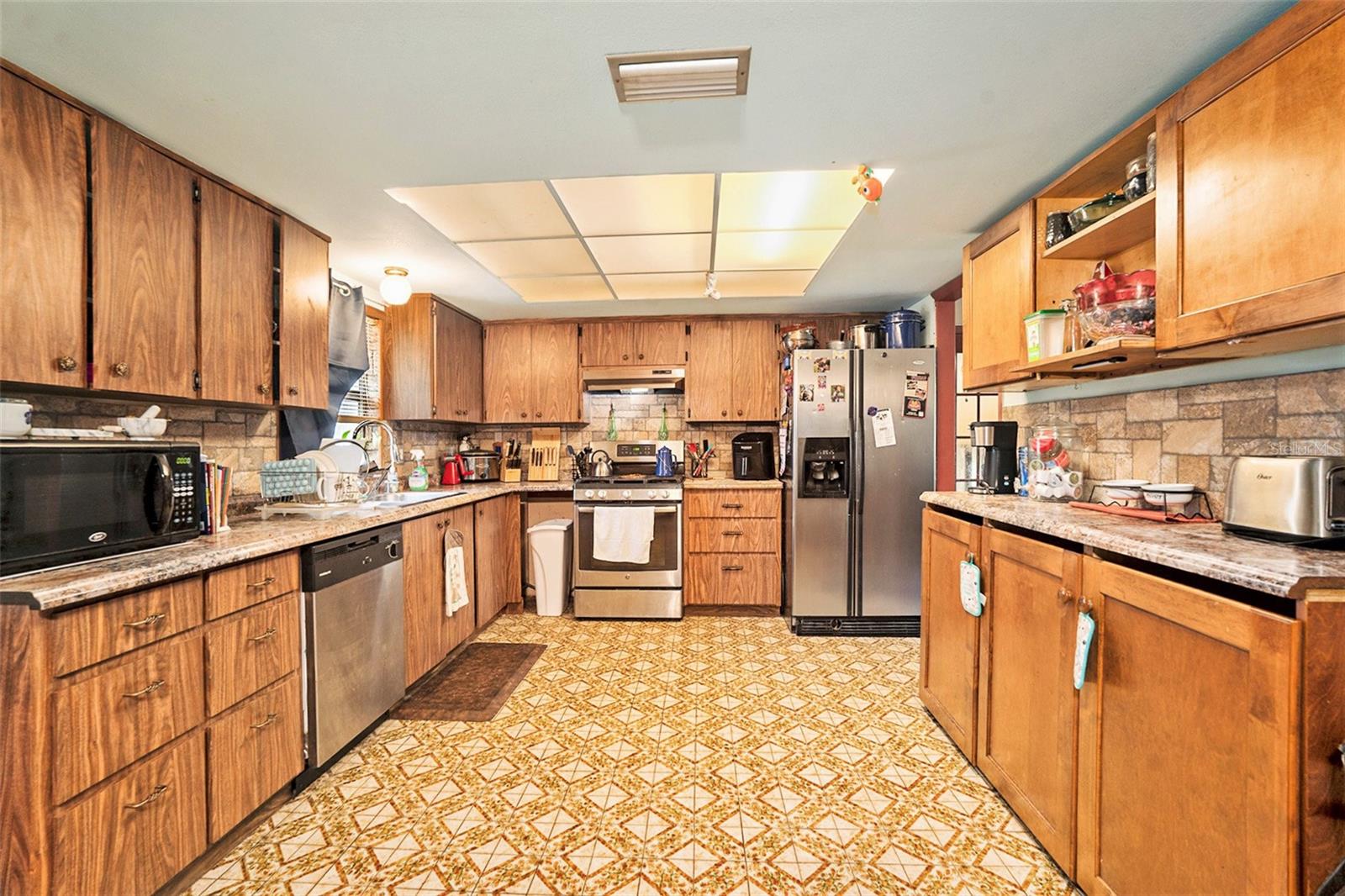 Listing photo id 7 for 1031 Anderson Snow Road