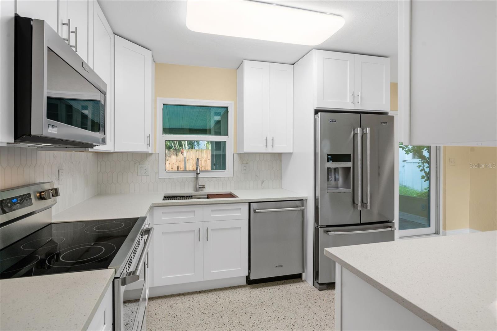 Image 12 of 37 For 5680 Pershing Street Ne