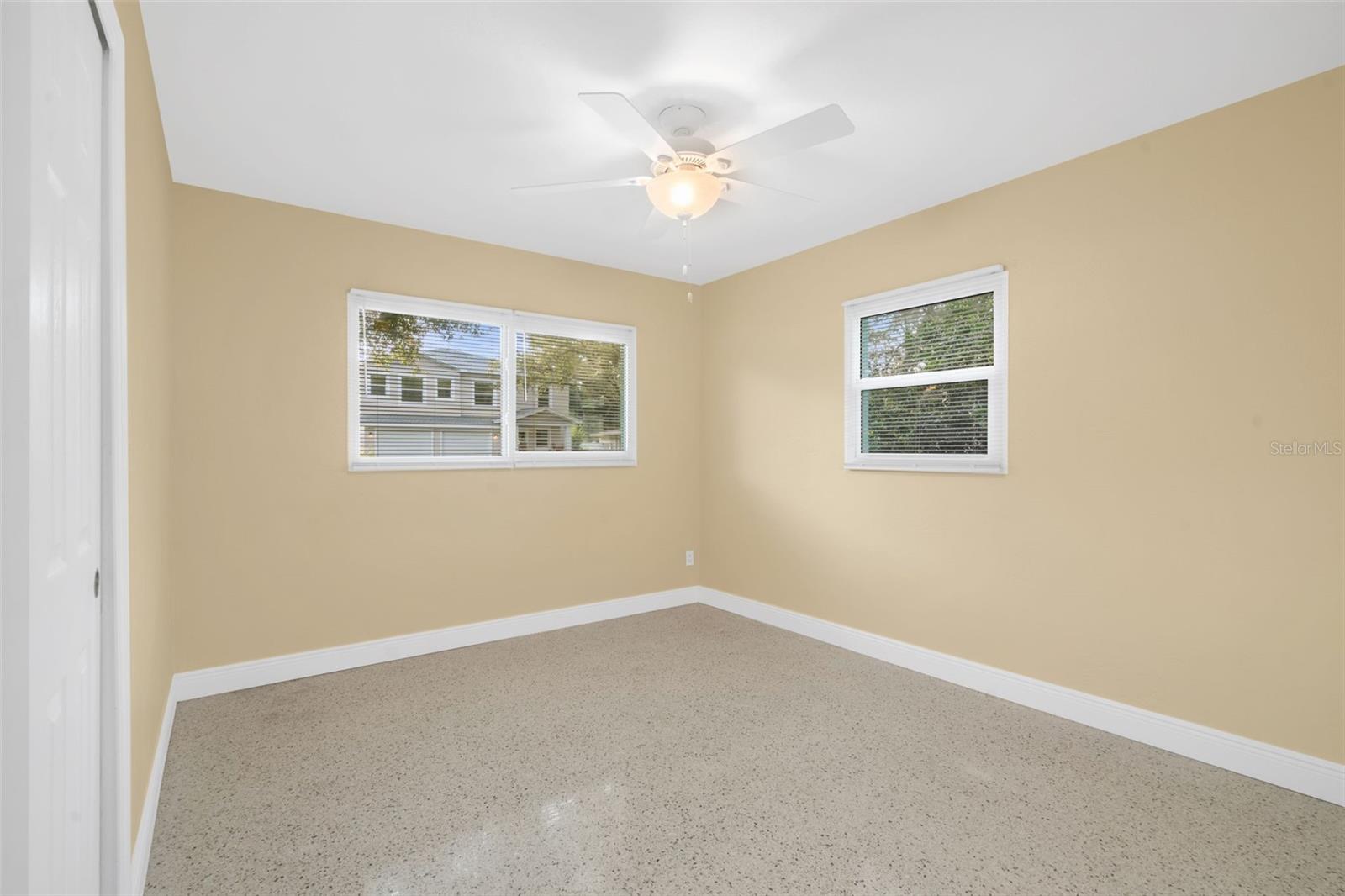 Image 14 of 37 For 5680 Pershing Street Ne