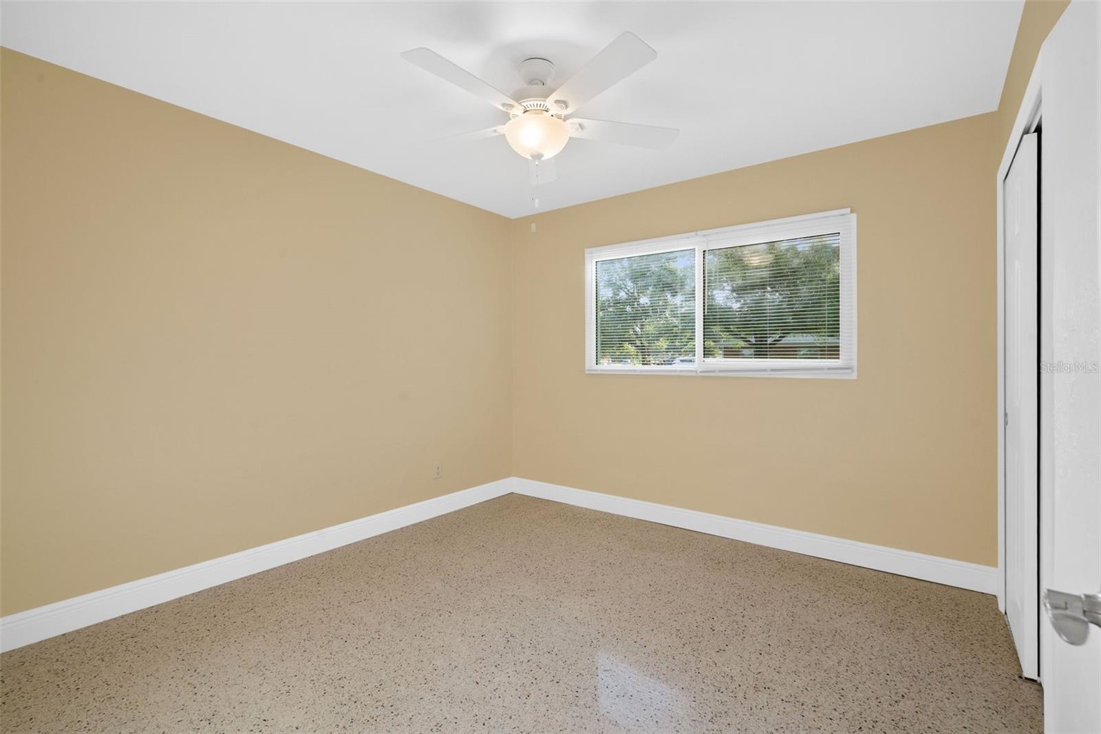 Image 17 of 37 For 5680 Pershing Street Ne