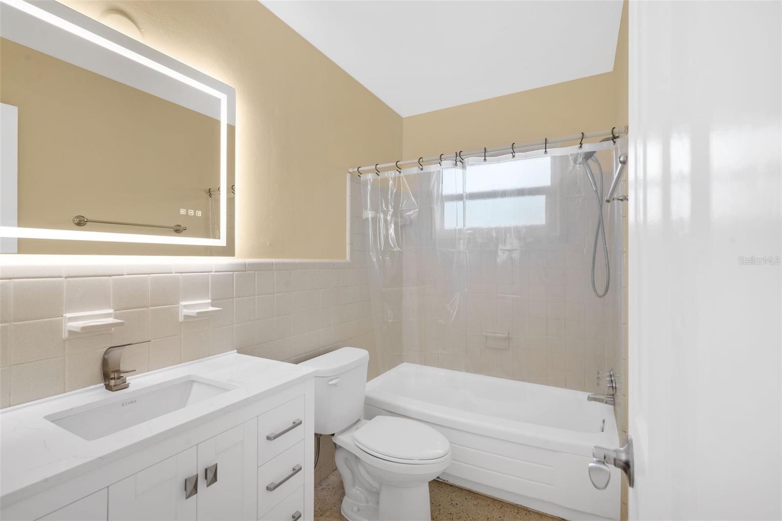 Image 23 of 37 For 5680 Pershing Street Ne