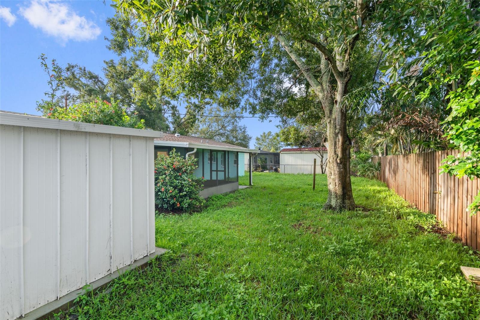 Image 31 of 37 For 5680 Pershing Street Ne