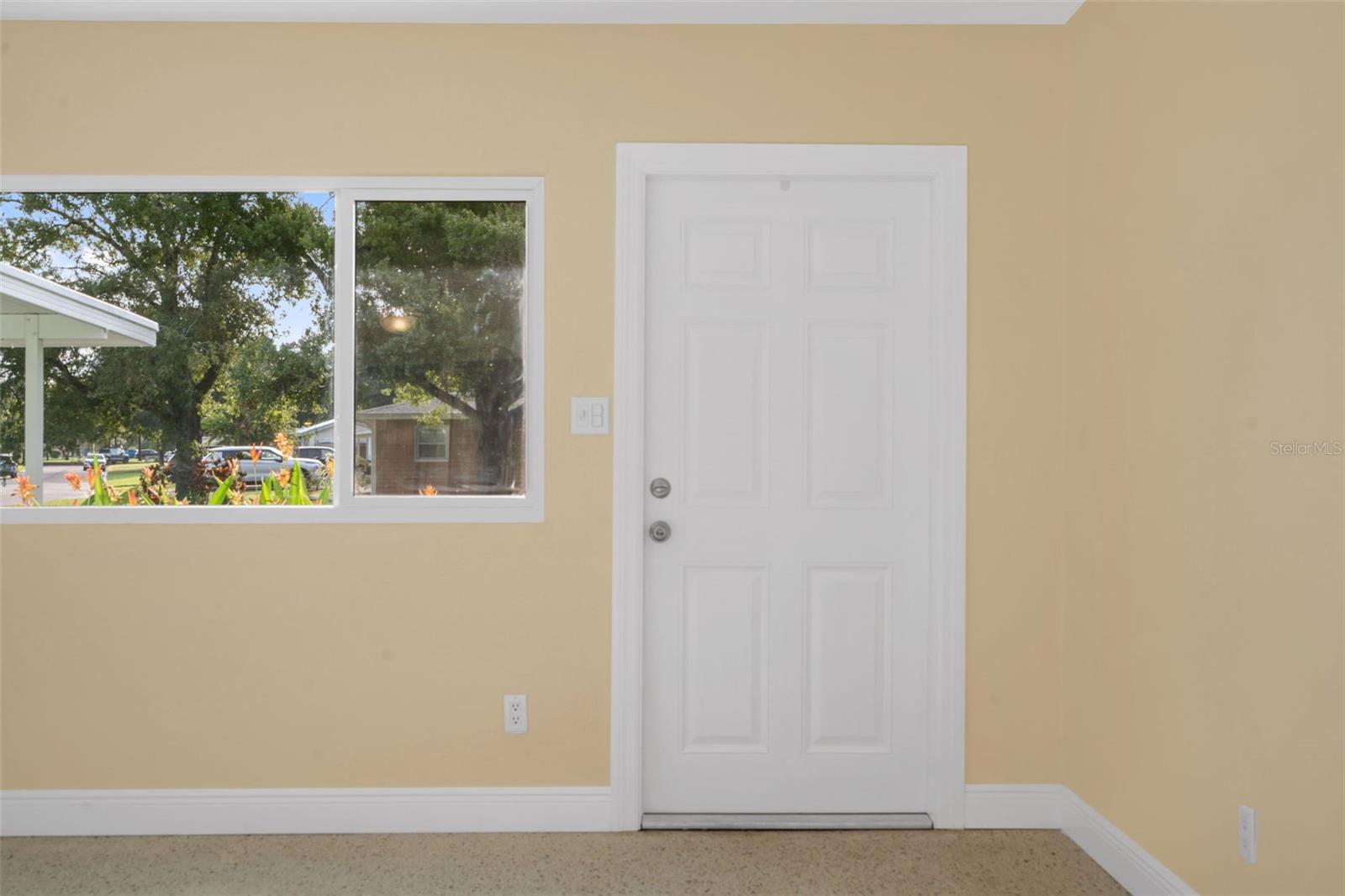 Image 5 of 37 For 5680 Pershing Street Ne