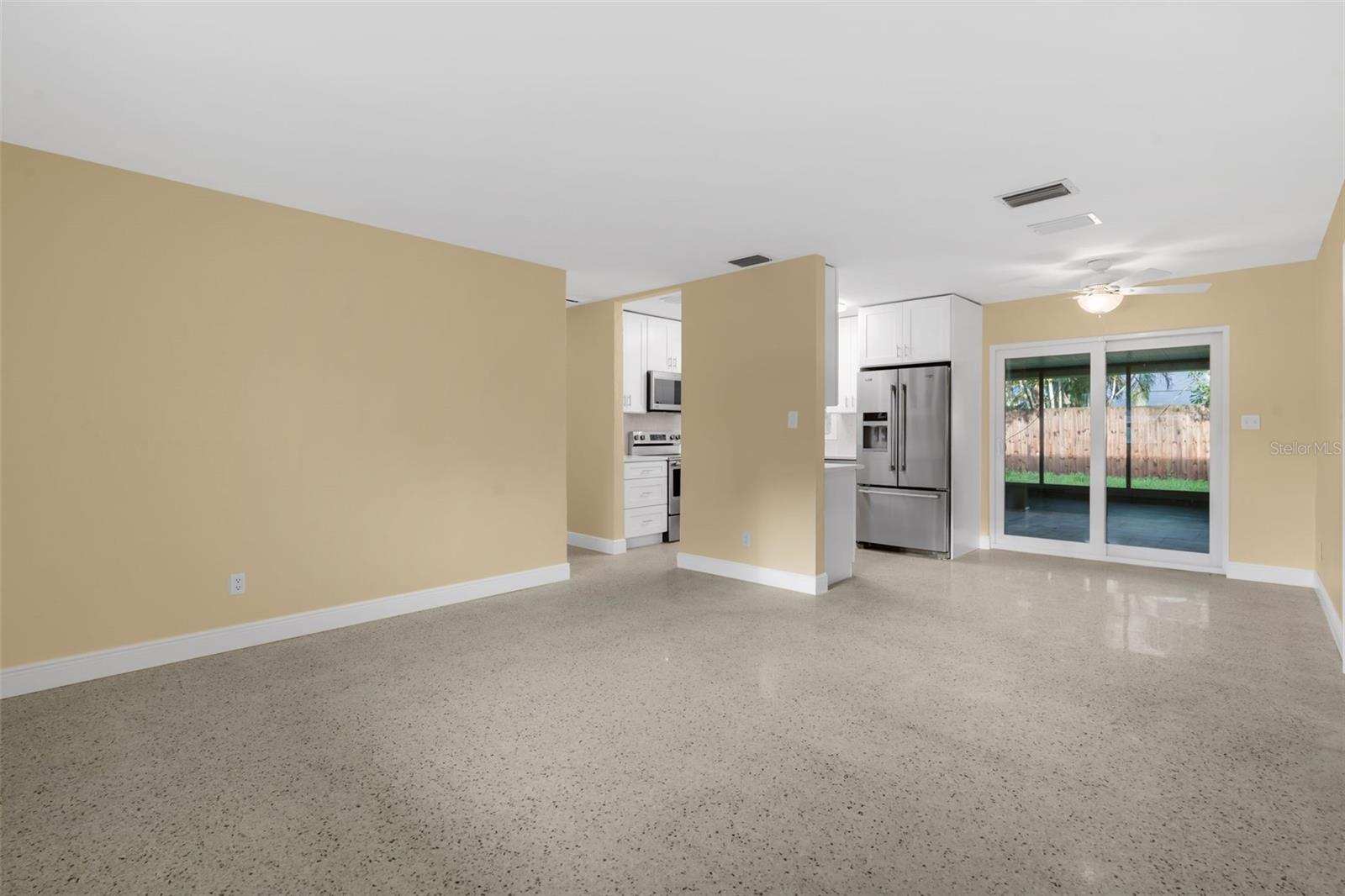 Image 8 of 37 For 5680 Pershing Street Ne
