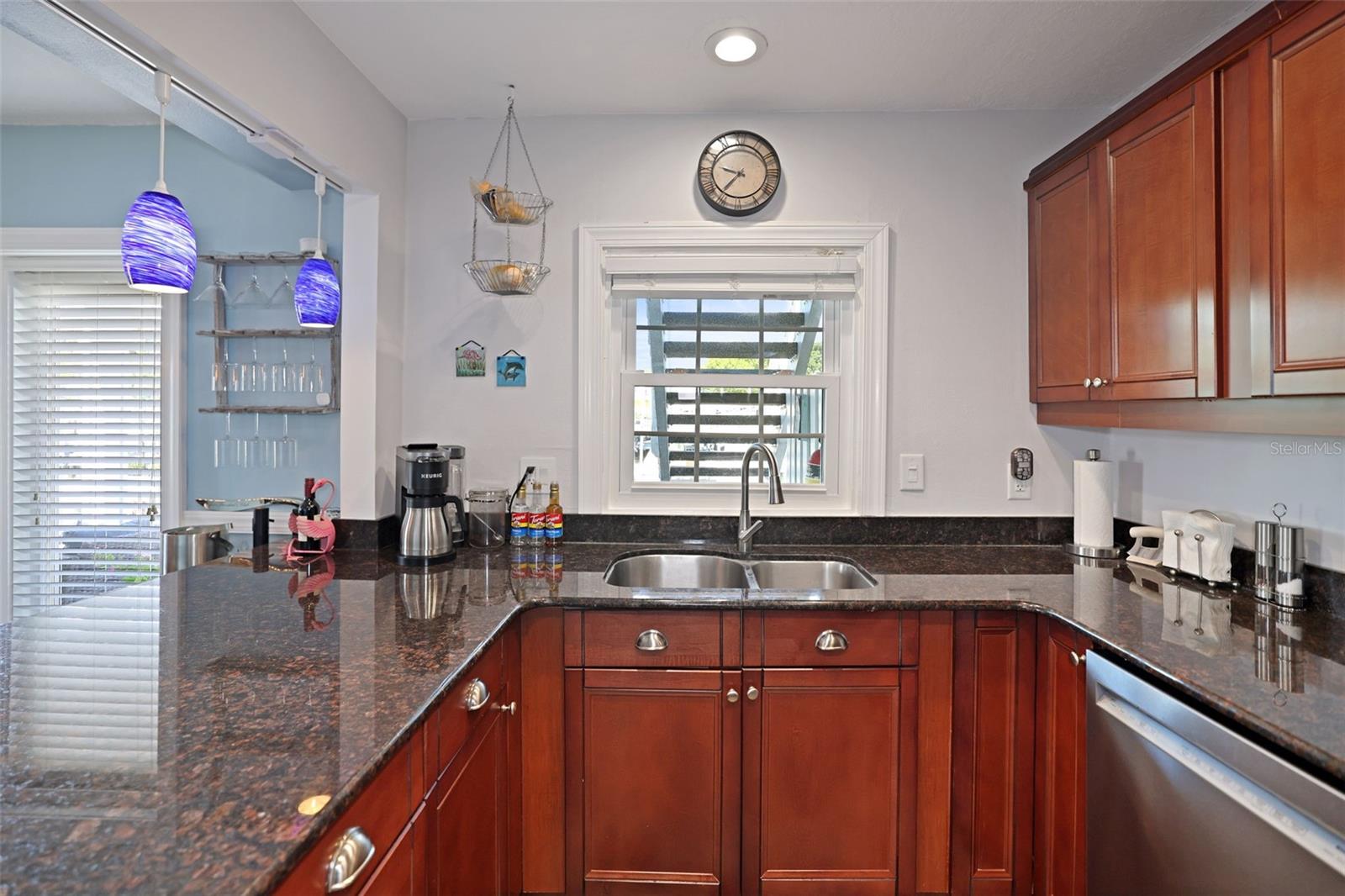 Image 11 of 62 For 5134 Salmon Drive Se A