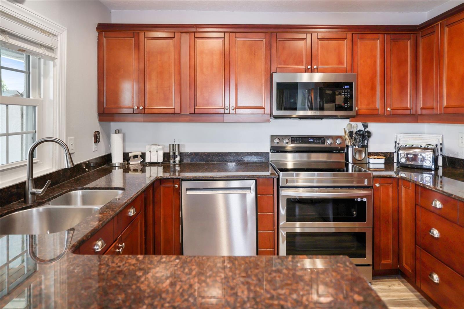 Image 9 of 62 For 5134 Salmon Drive Se A