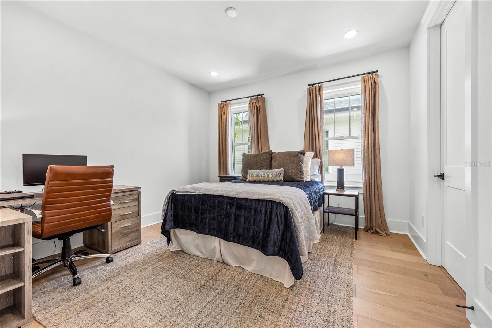 Image 28 of 55 For 3037 10th Street N
