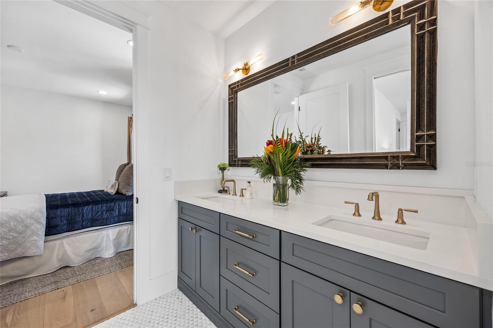 Image 31 of 55 For 3037 10th Street N