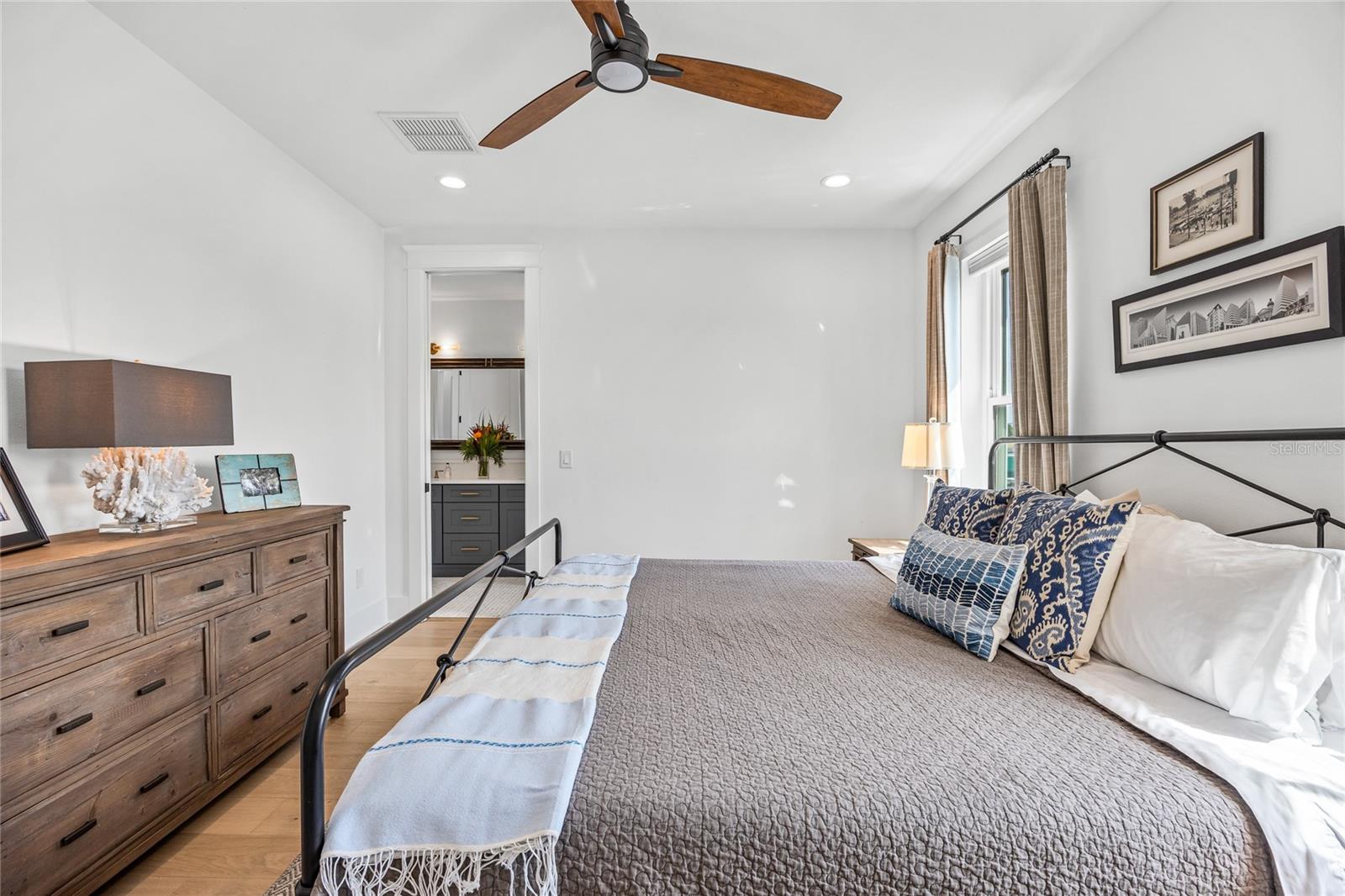 Image 33 of 55 For 3037 10th Street N