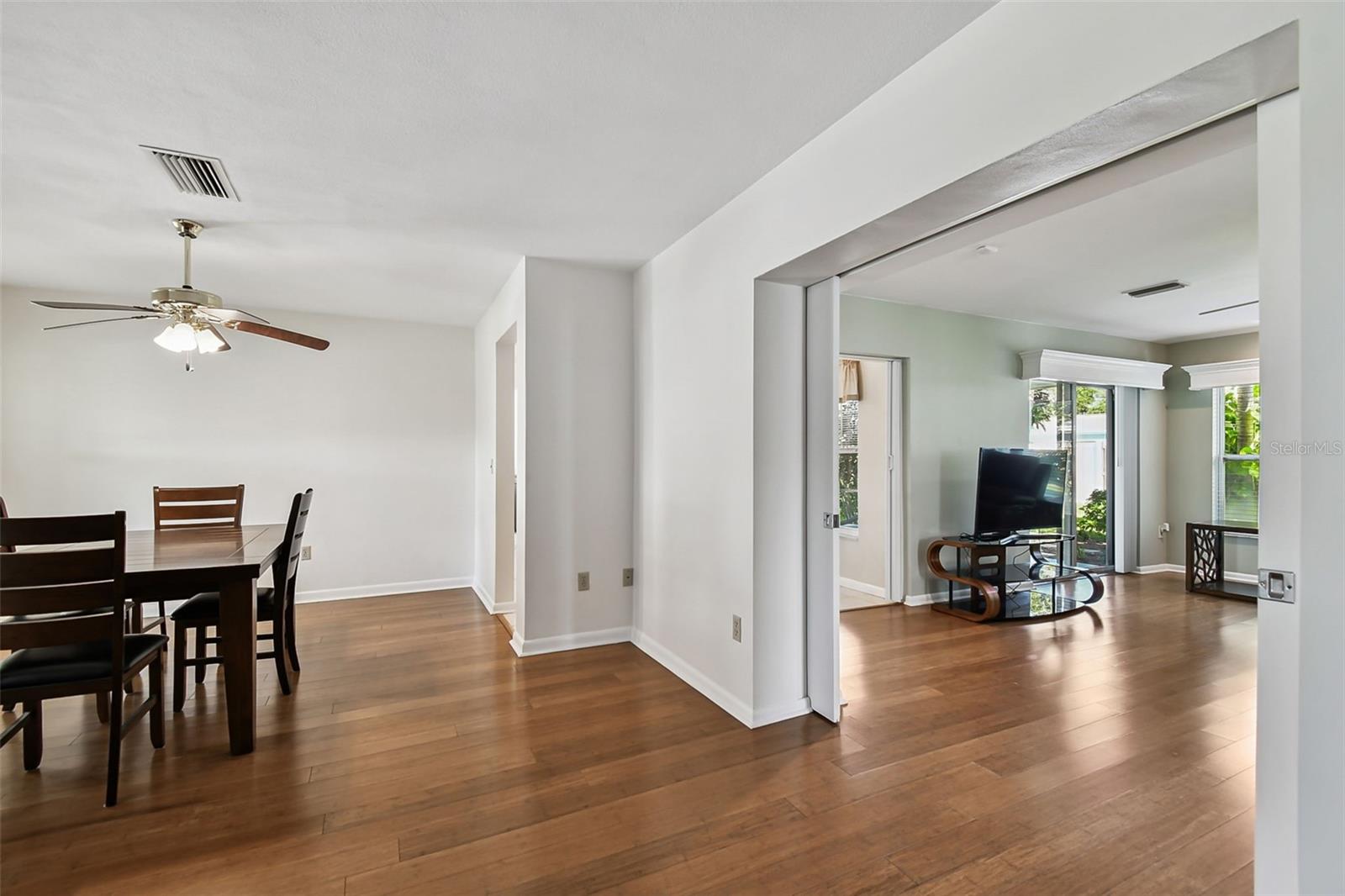 Image 11 of 77 For 1045 44th Avenue Ne