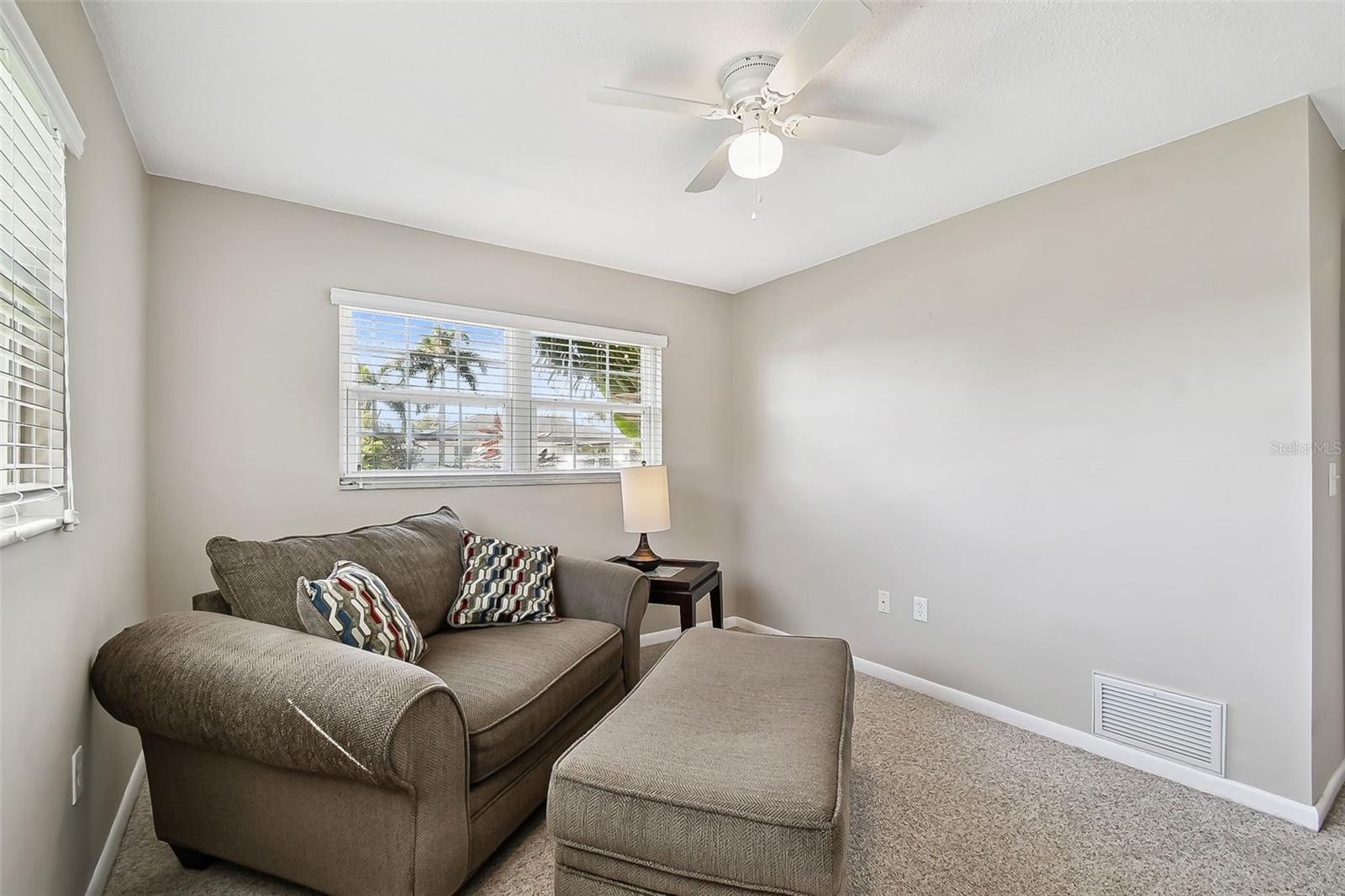 Image 17 of 77 For 1045 44th Avenue Ne
