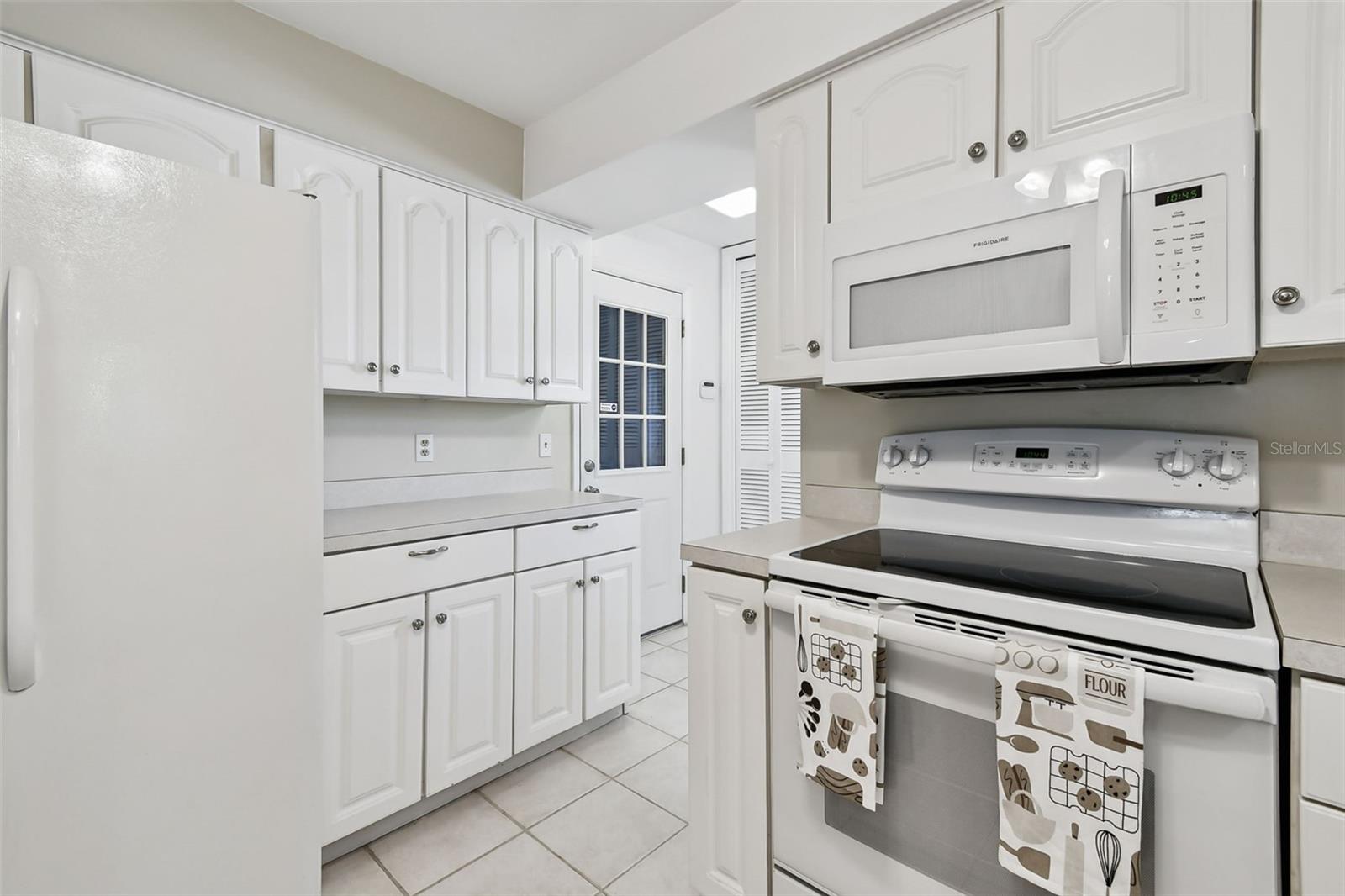Image 28 of 77 For 1045 44th Avenue Ne