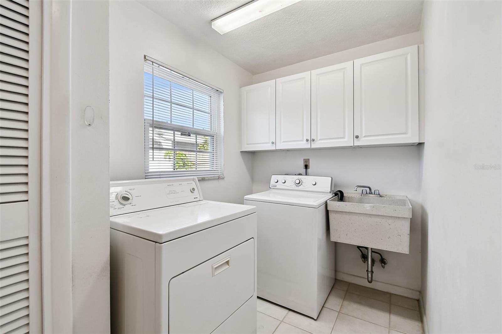 Image 29 of 77 For 1045 44th Avenue Ne