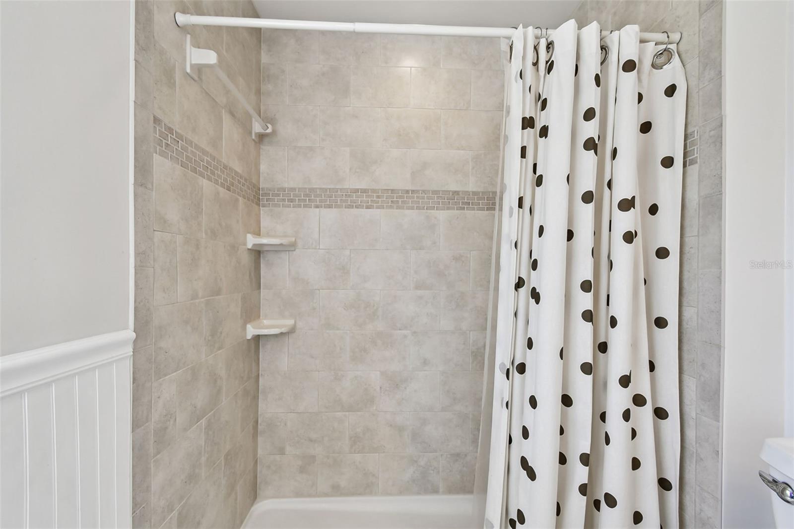Image 38 of 77 For 1045 44th Avenue Ne
