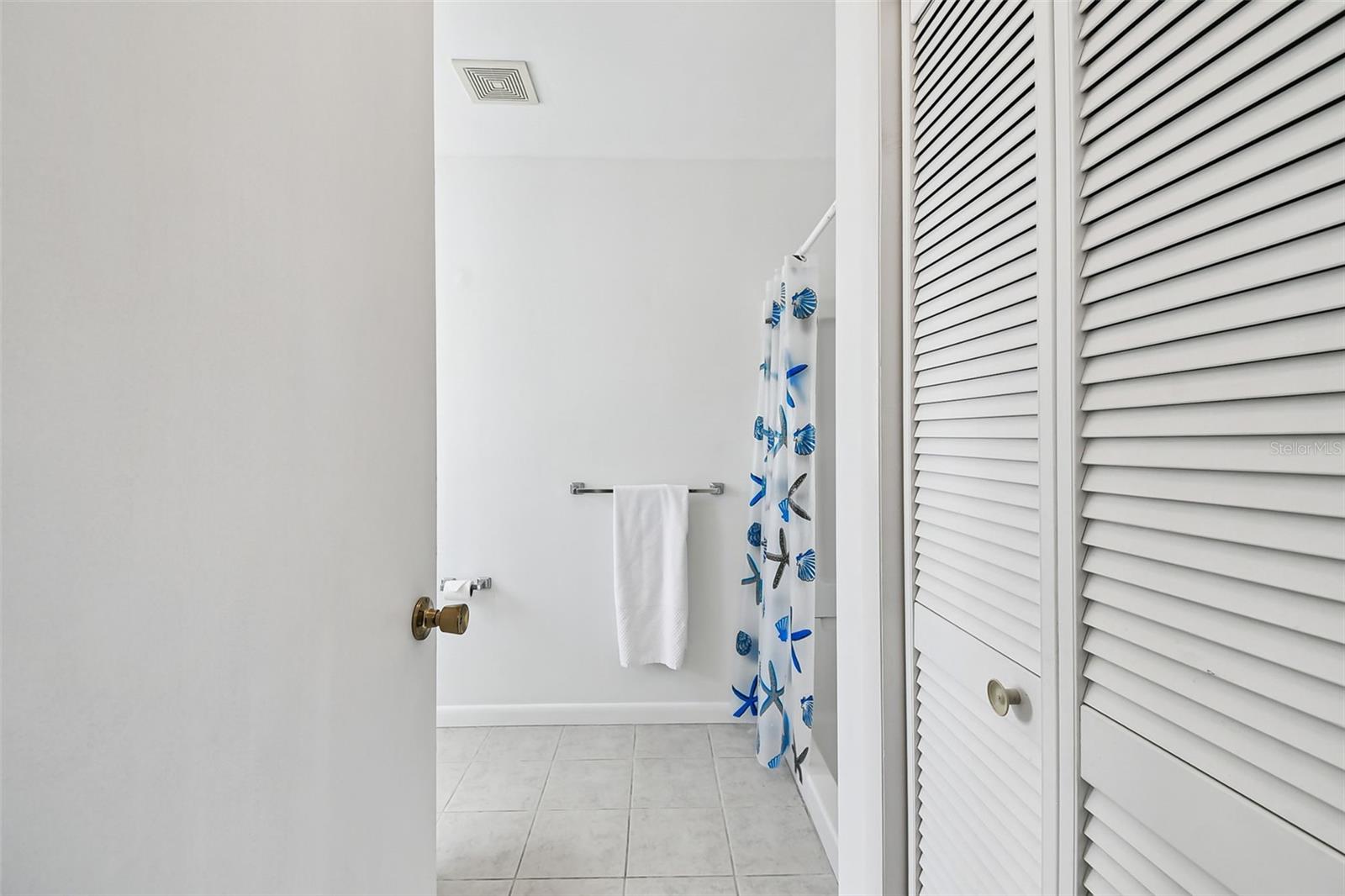 Image 46 of 77 For 1045 44th Avenue Ne