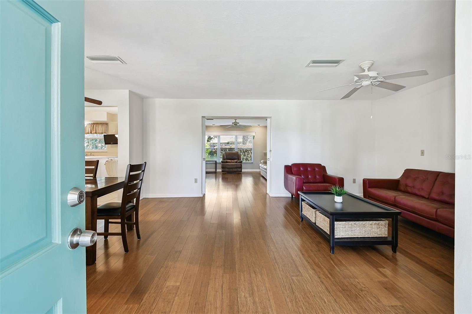 Image 8 of 77 For 1045 44th Avenue Ne