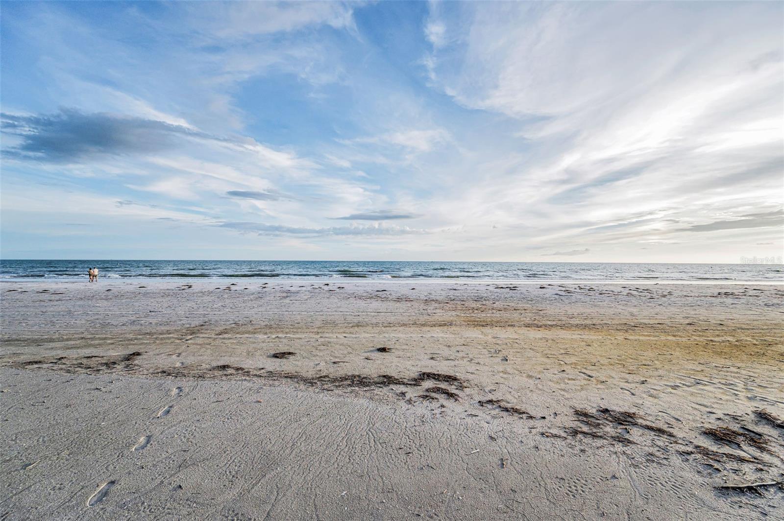 Listing photo id 3 for 16200 Gulf Boulevard