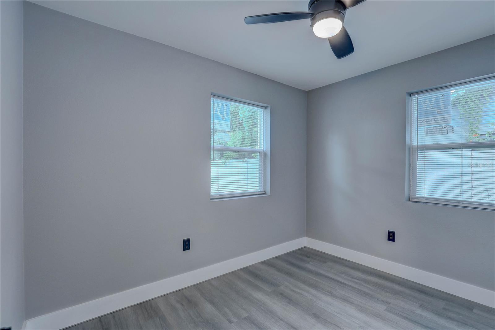 Image 33 of 74 For 3616 Lindell Avenue