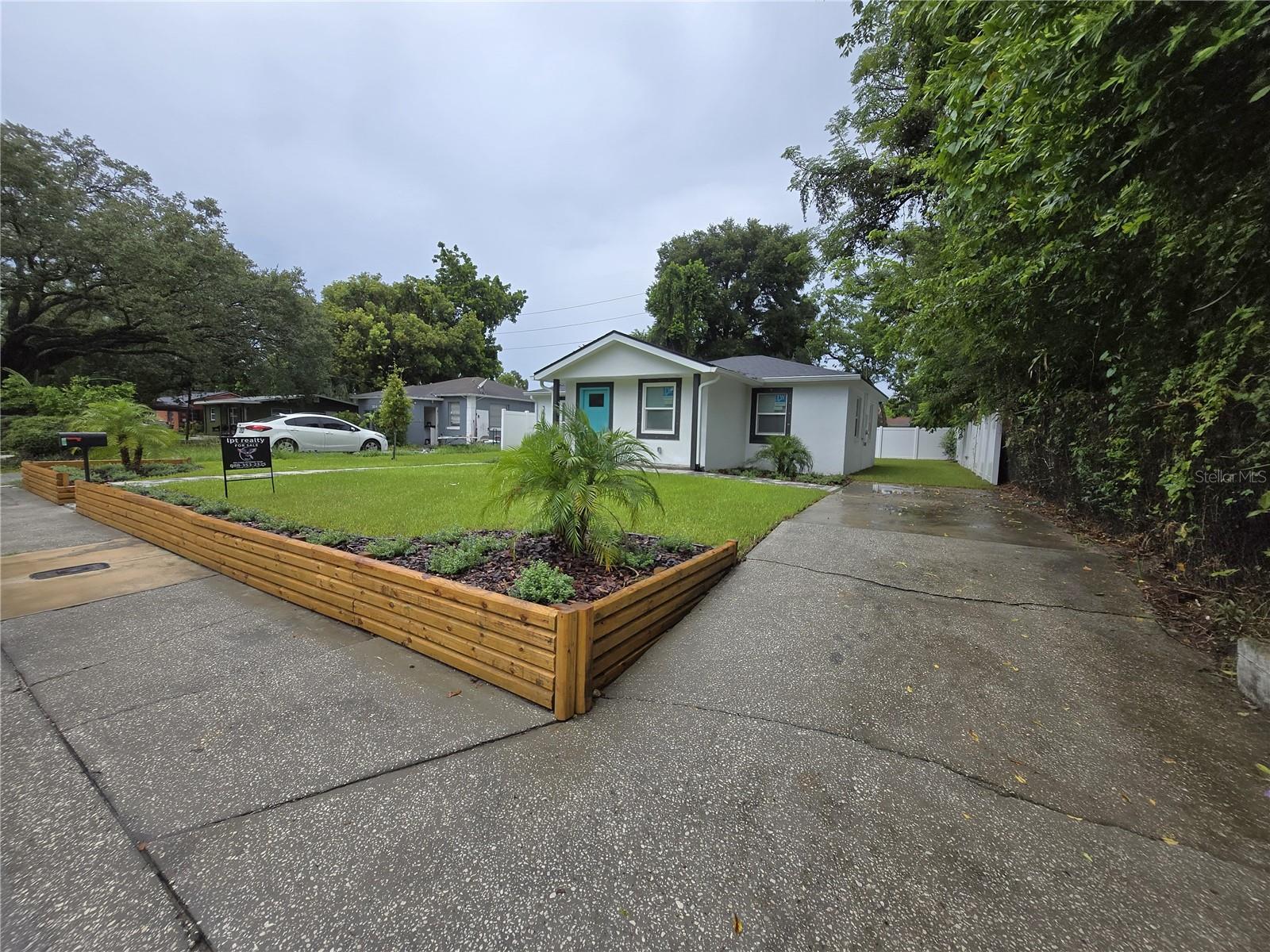 Image 40 of 74 For 3616 Lindell Avenue