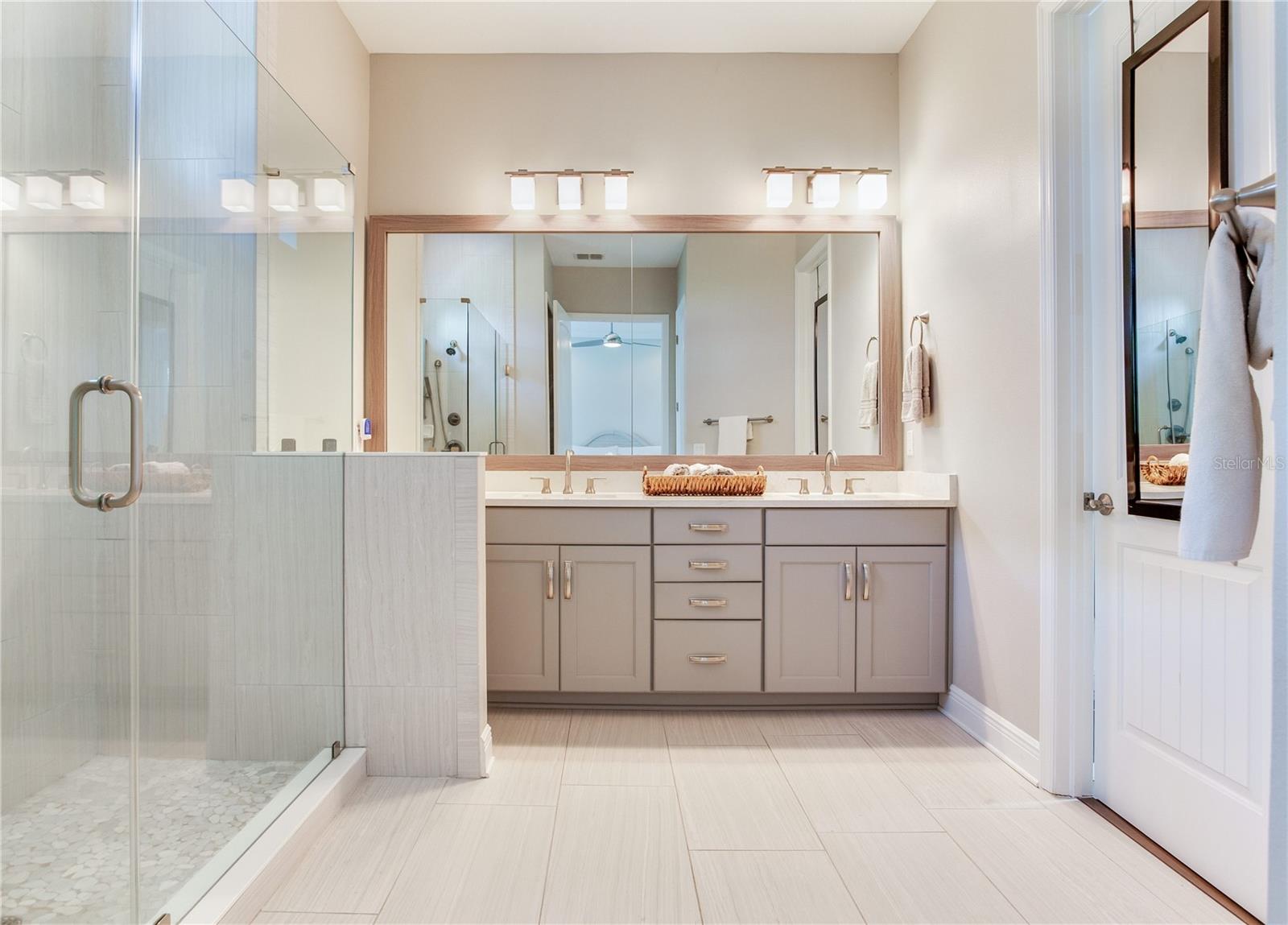 Image 33 of 60 For 16312 1st Street E