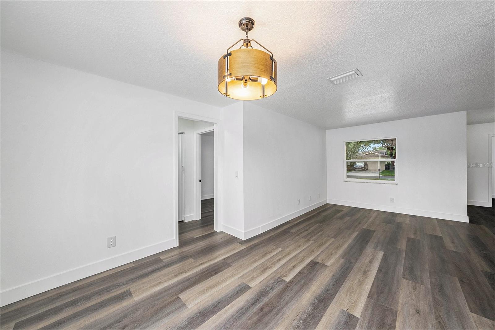 Image 10 of 23 For 433 Tangerine Drive