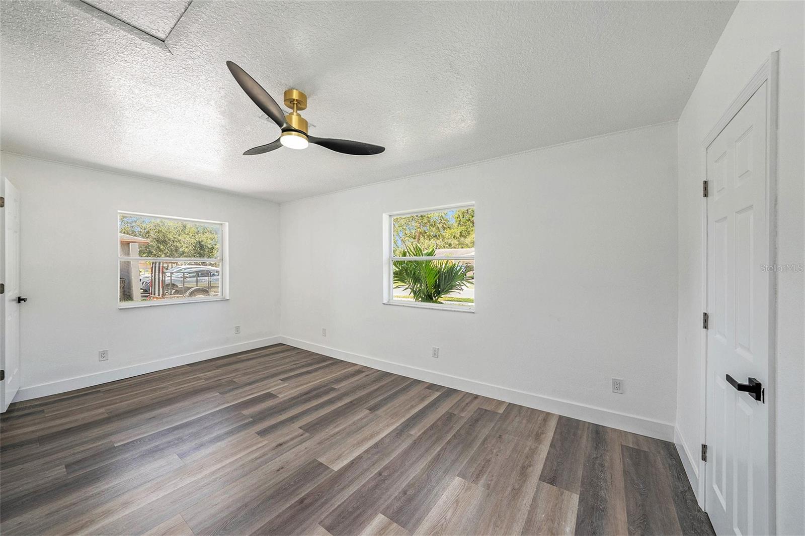 Image 11 of 23 For 433 Tangerine Drive