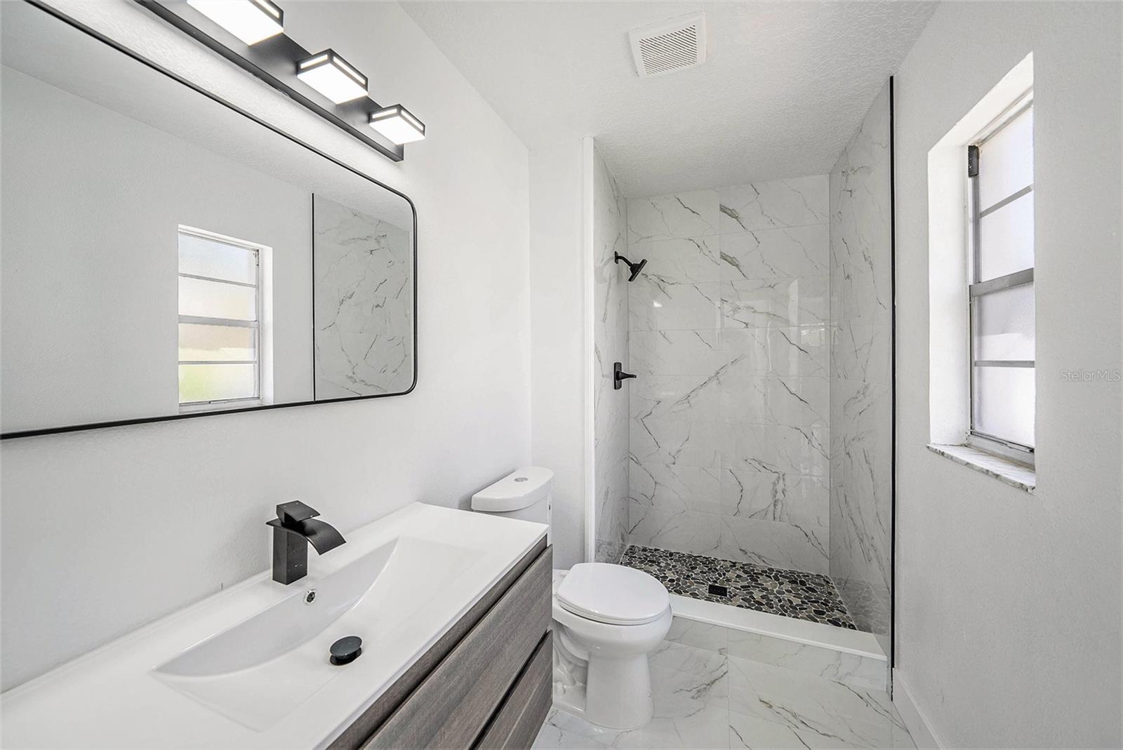 Image 13 of 23 For 433 Tangerine Drive