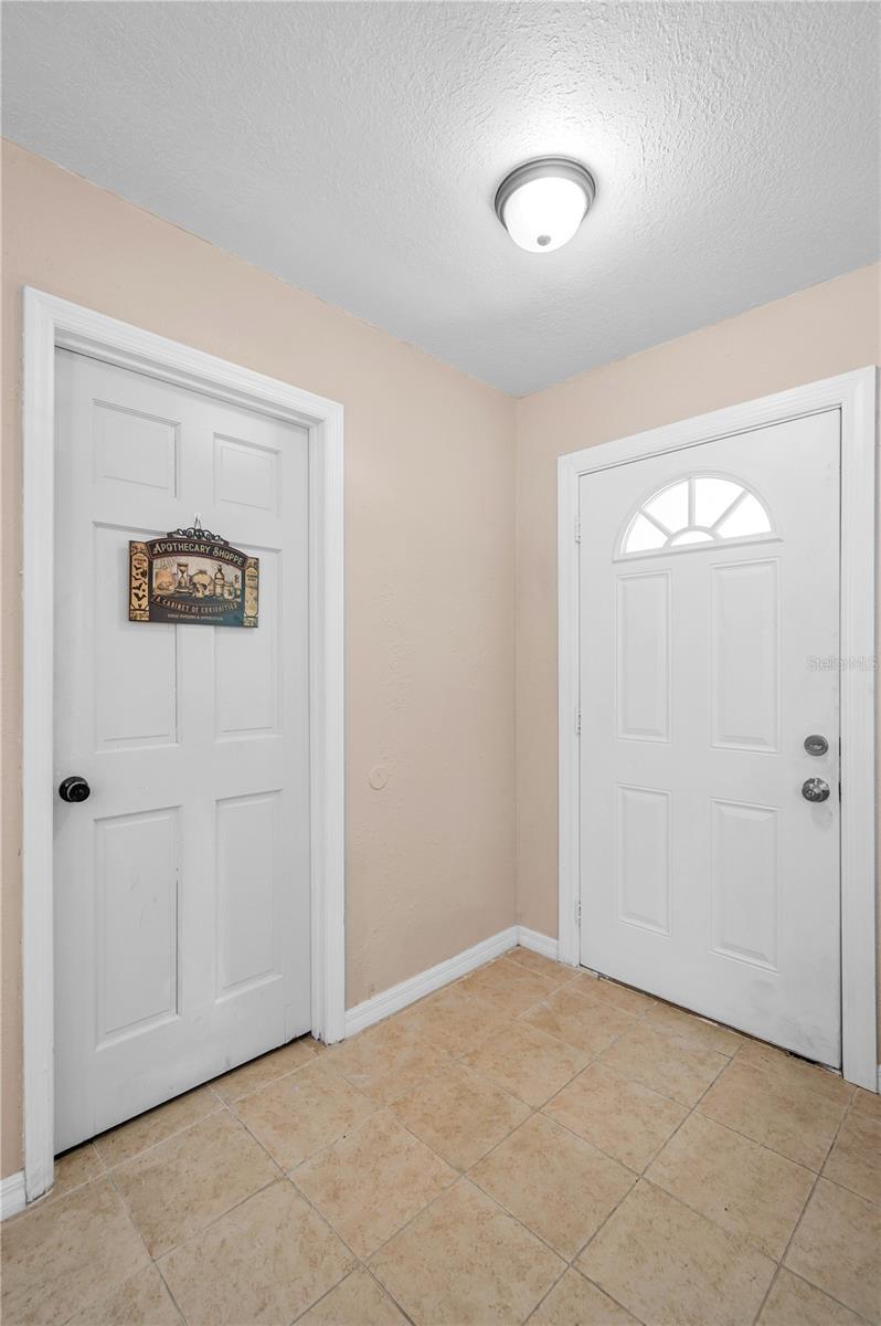 Image 11 of 42 For 11121 Peppertree Lane