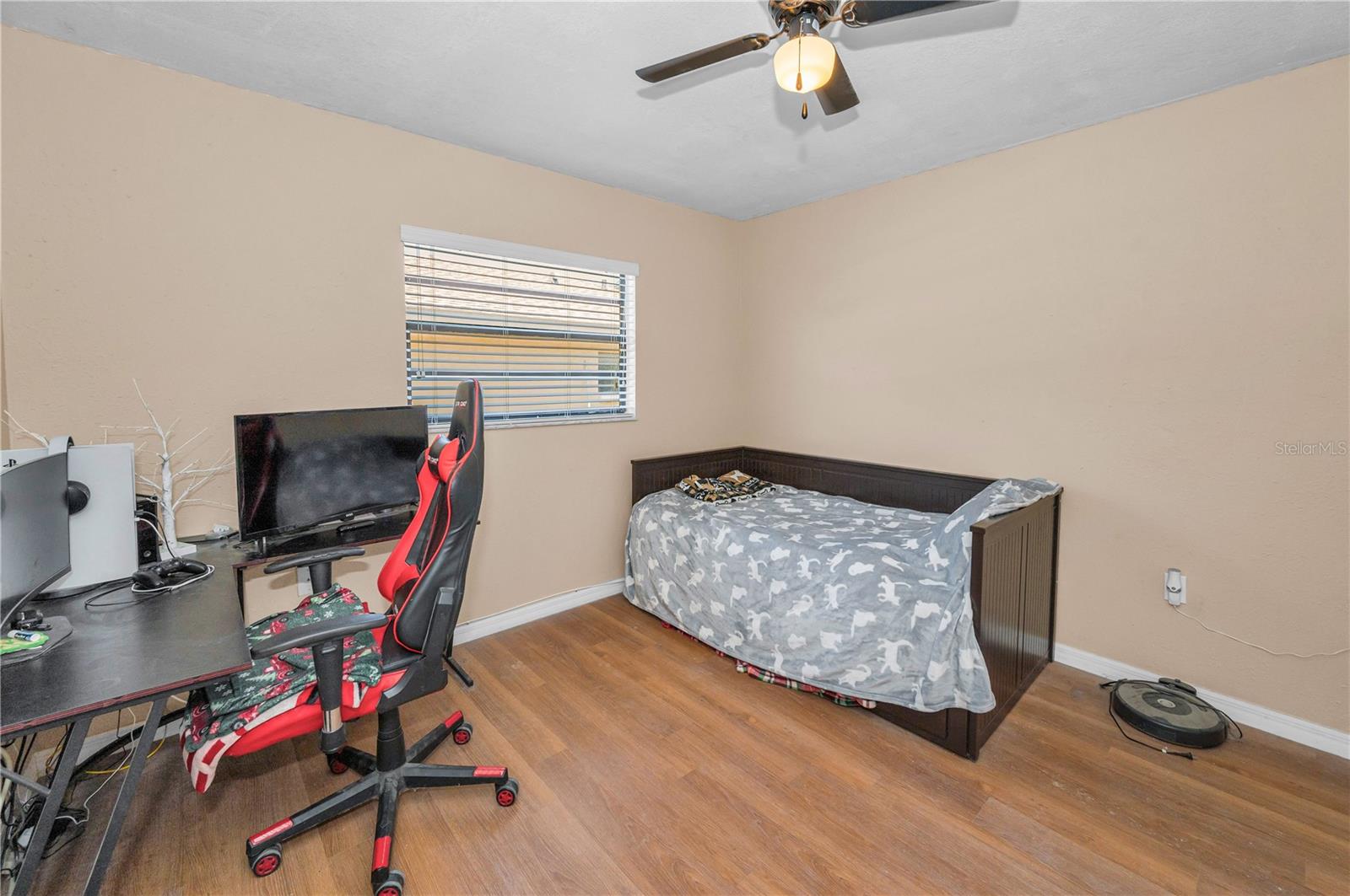Image 32 of 42 For 11121 Peppertree Lane