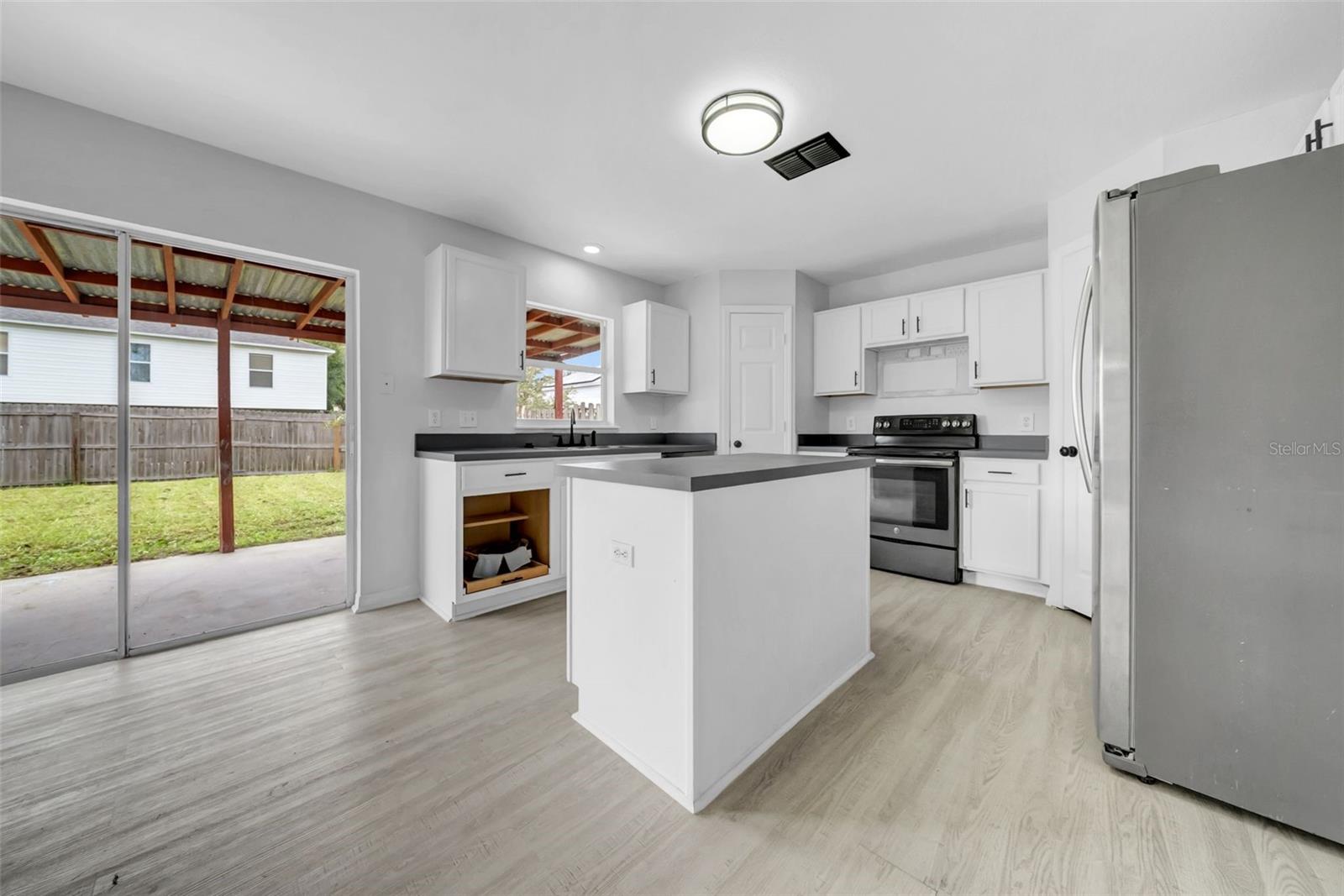Image 18 of 47 For 10337 River Bream Drive