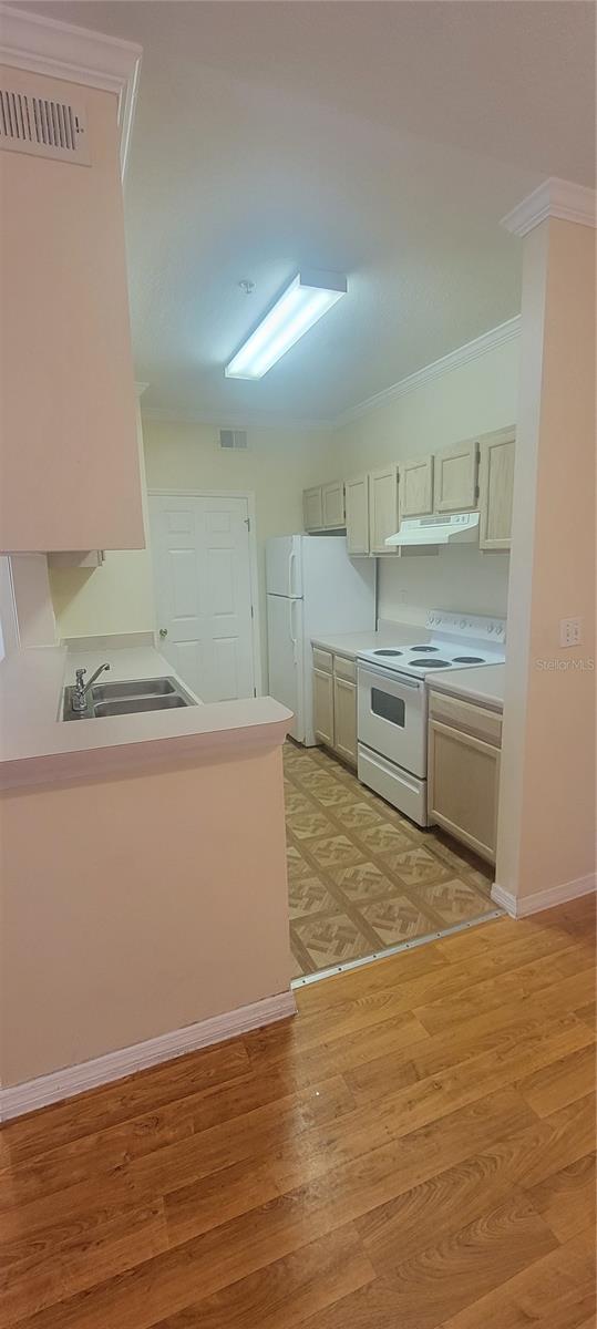 Image 5 of 6 For 5612 Pinnacle Heights Circle 111