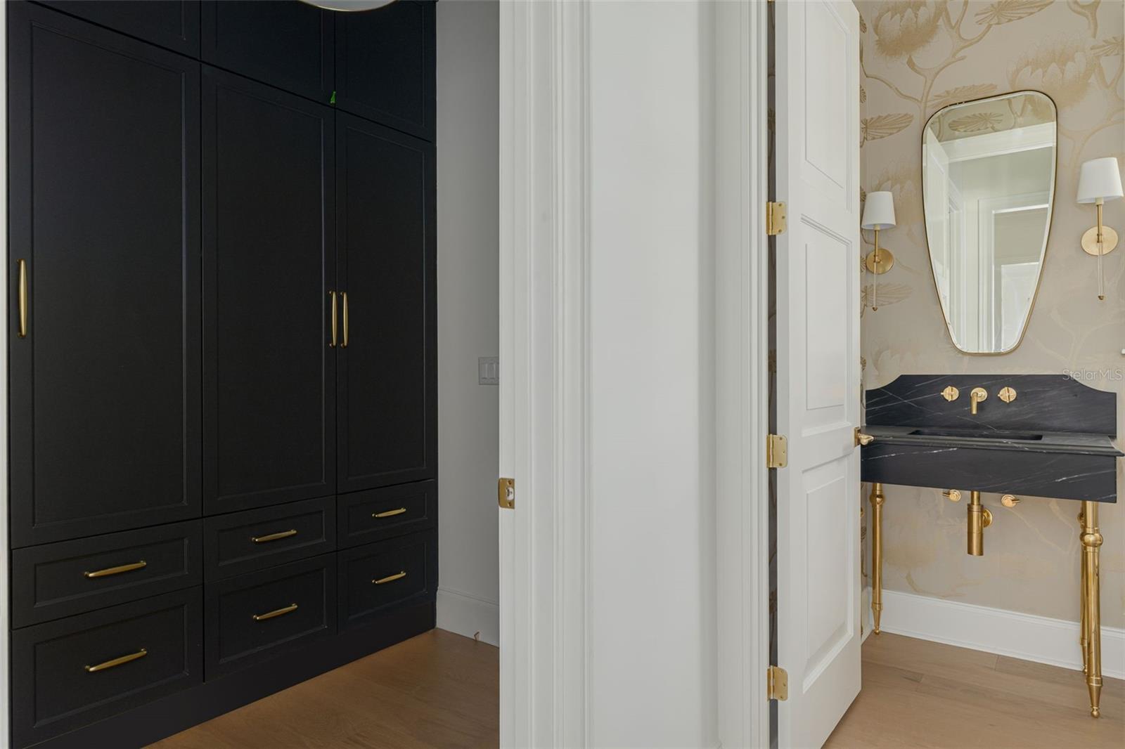 Listing photo id 30 for 705 17th Avenue Ne