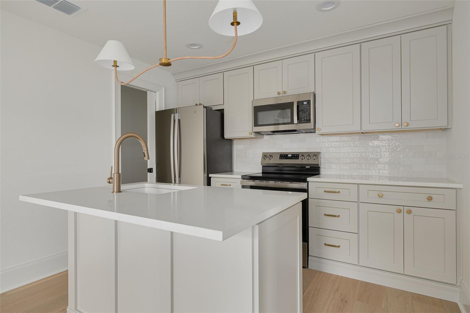 Listing photo id 45 for 705 17th Avenue Ne