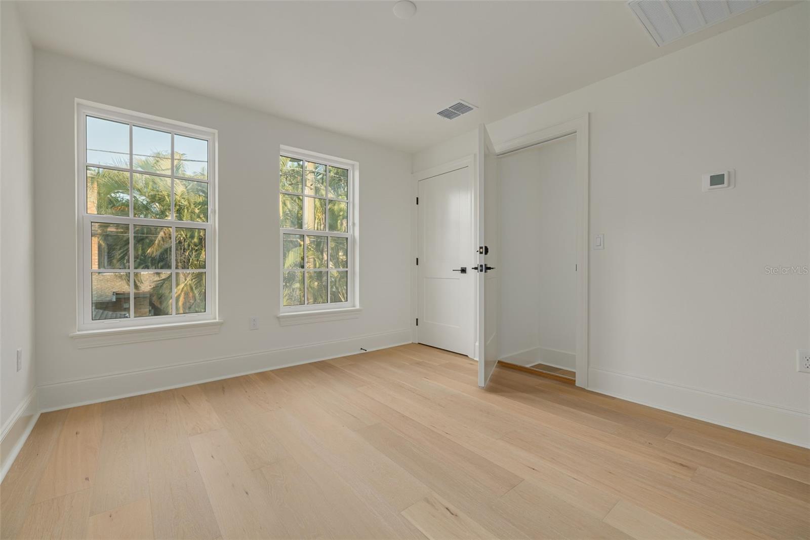 Listing photo id 47 for 705 17th Avenue Ne