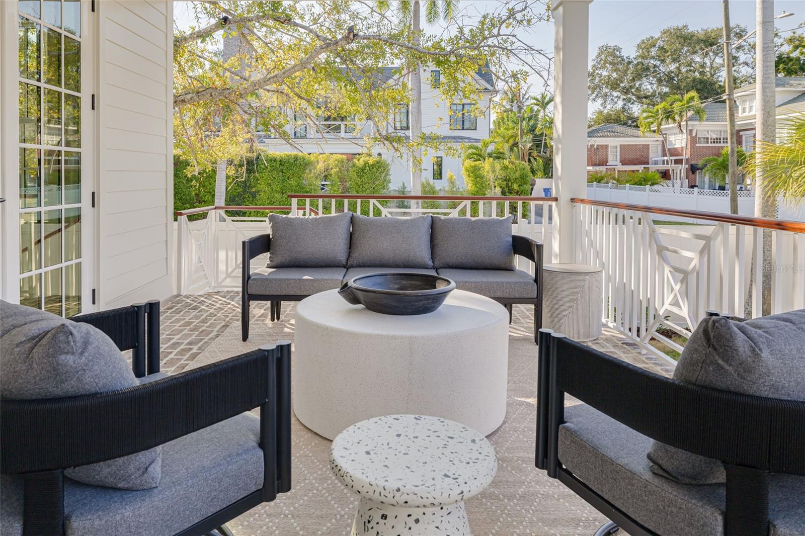 Listing photo id 57 for 705 17th Avenue Ne