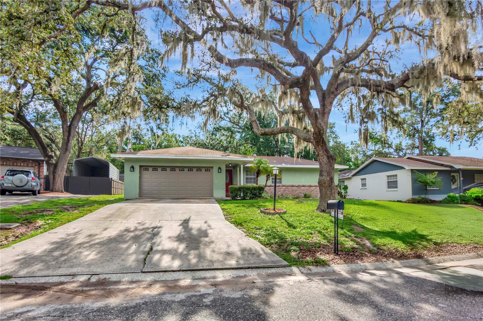 Image 2 of 28 For 2209 Boxwood Way