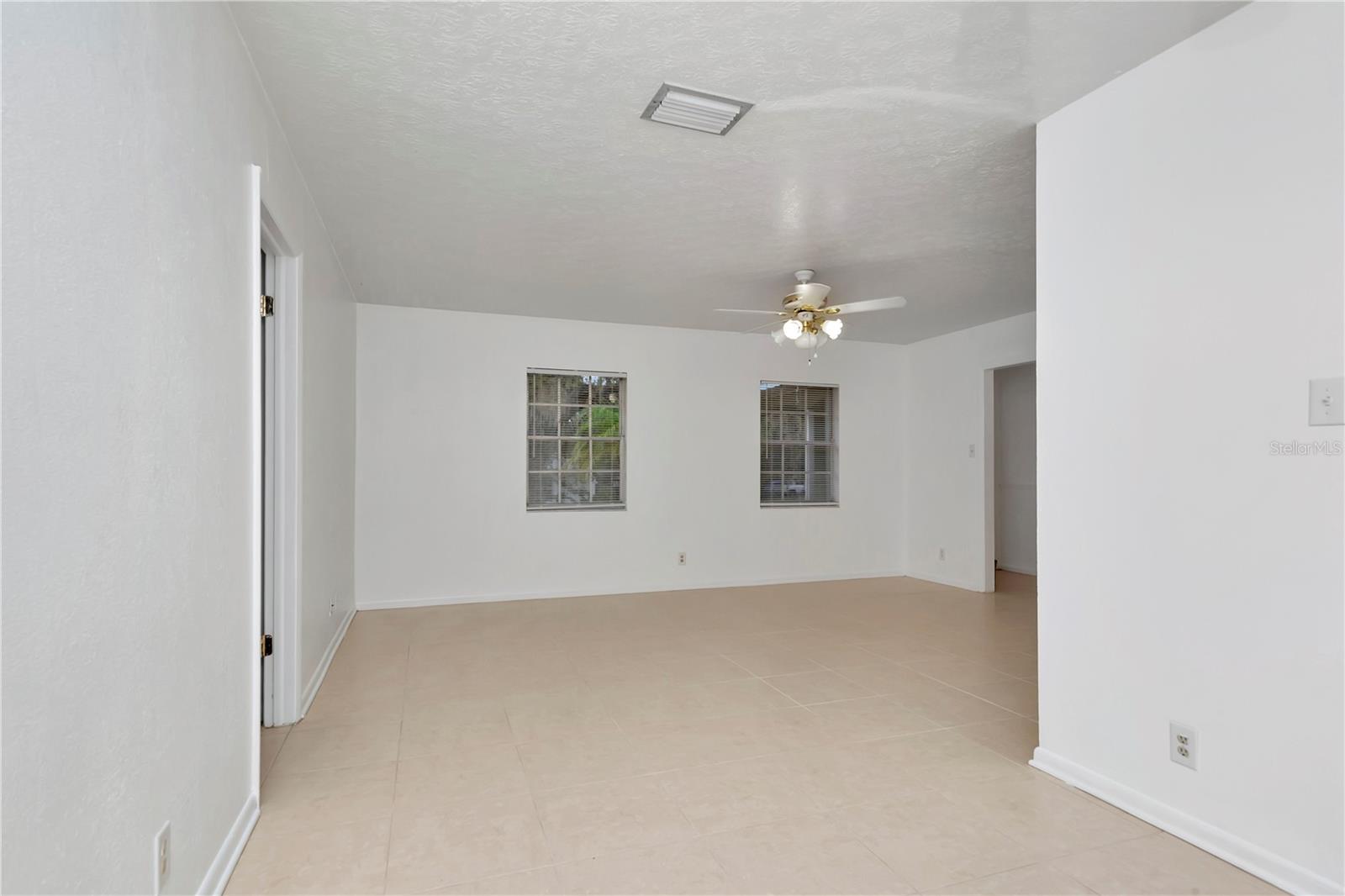 Image 6 of 28 For 2209 Boxwood Way