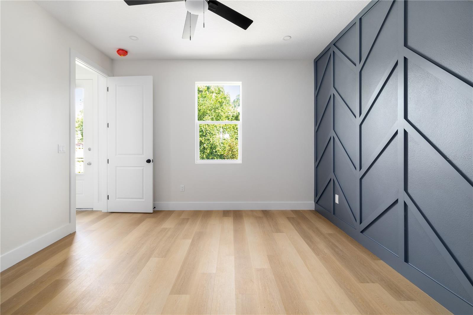 Listing photo id 9 for 1515 Knollwood Street