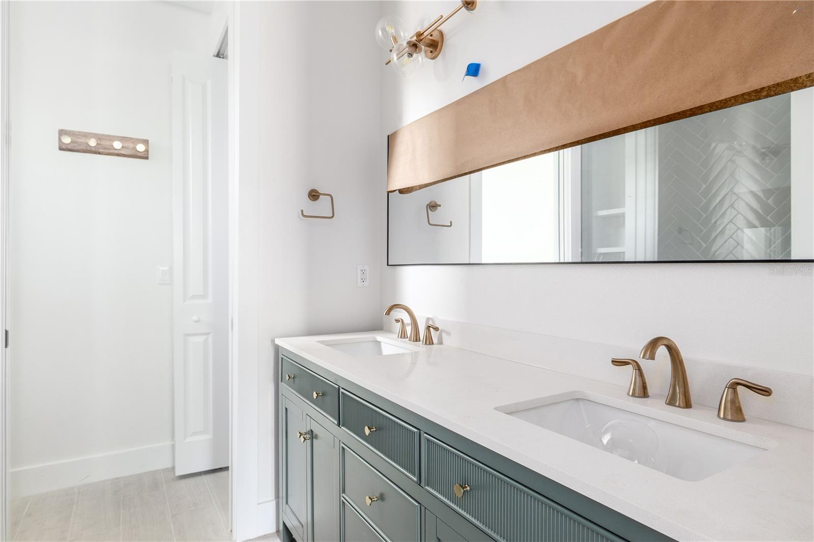 Listing photo id 10 for 1515 Knollwood Street