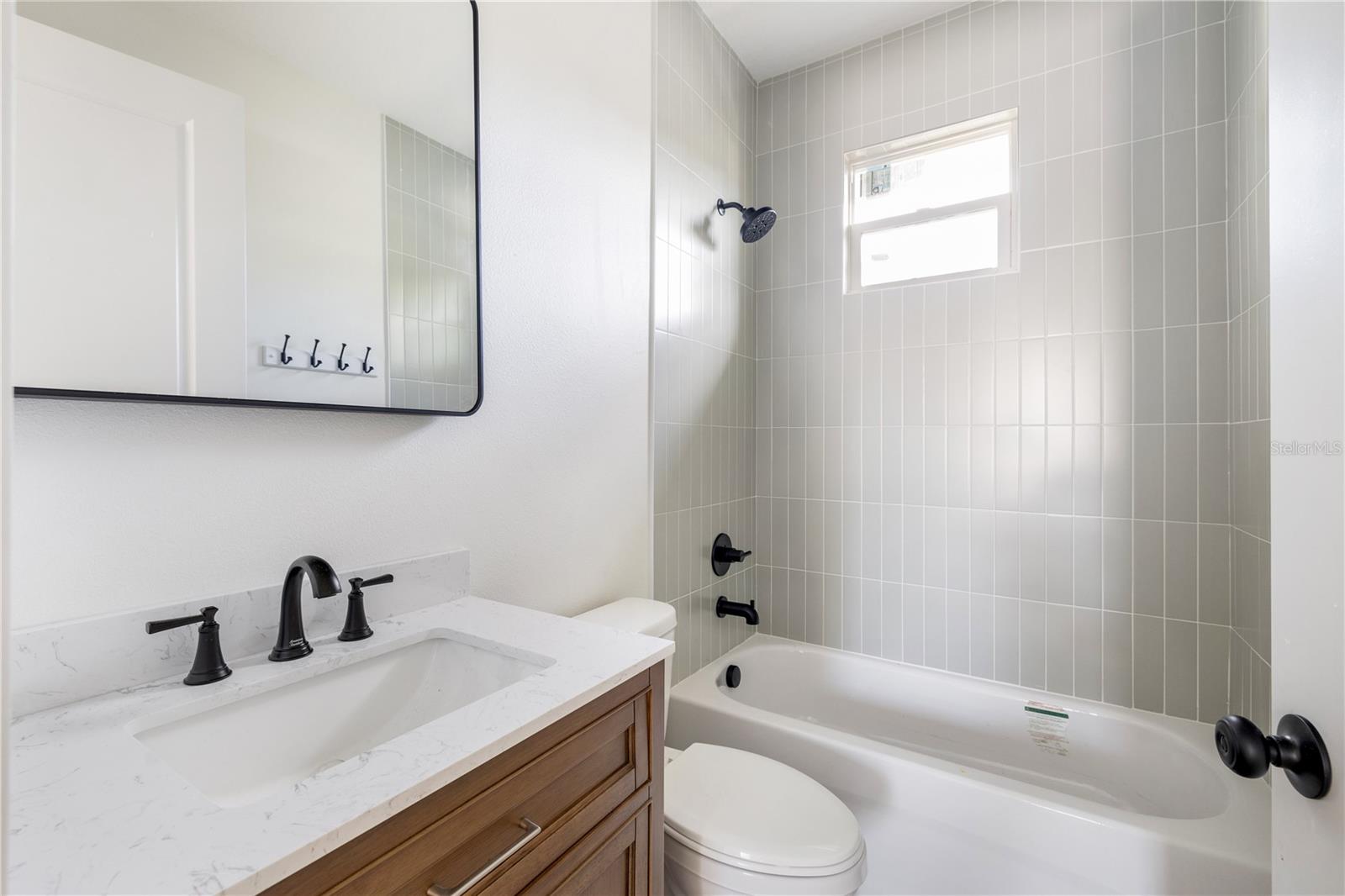 Listing photo id 16 for 1515 Knollwood Street