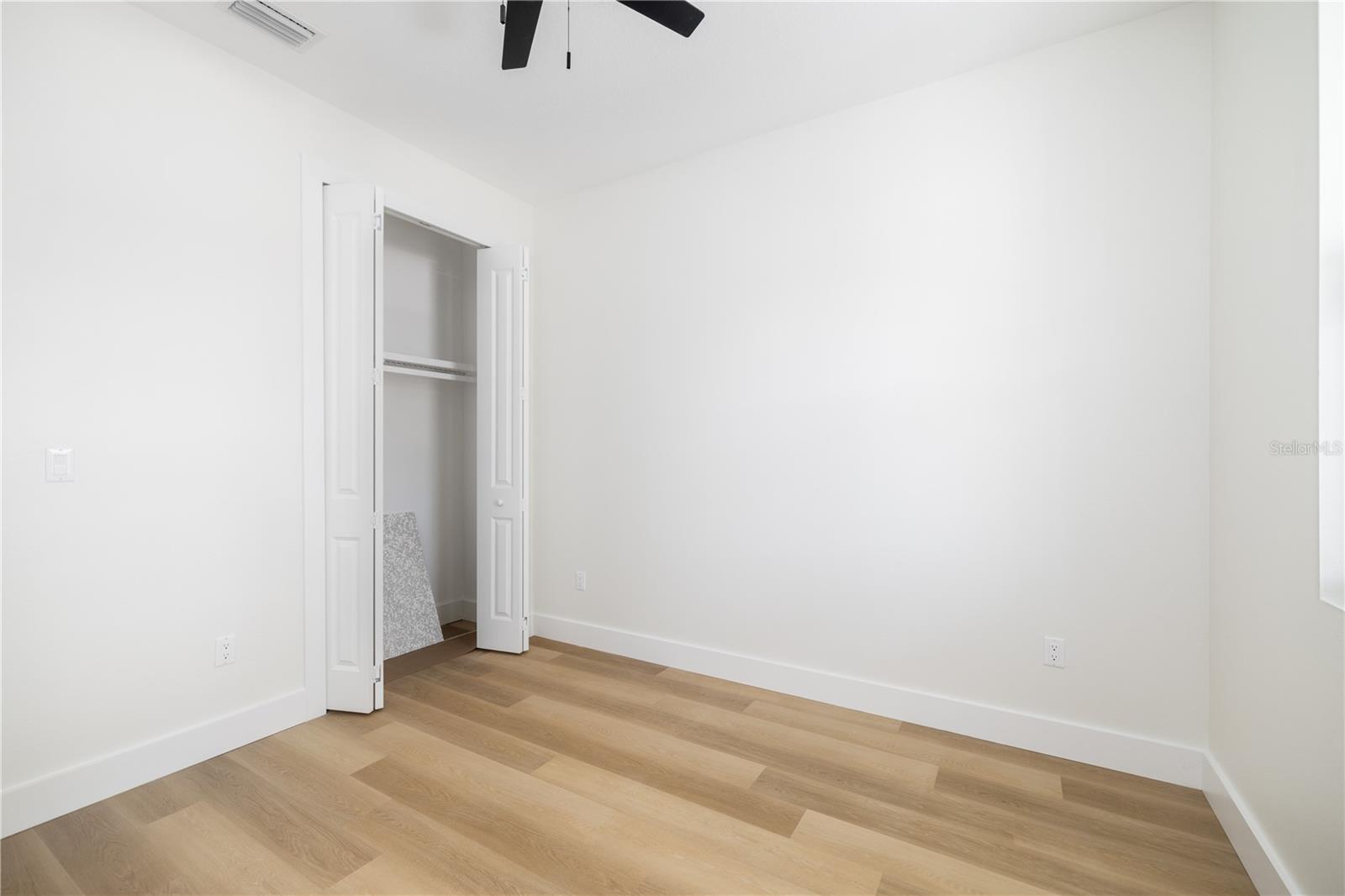 Listing photo id 19 for 1515 Knollwood Street