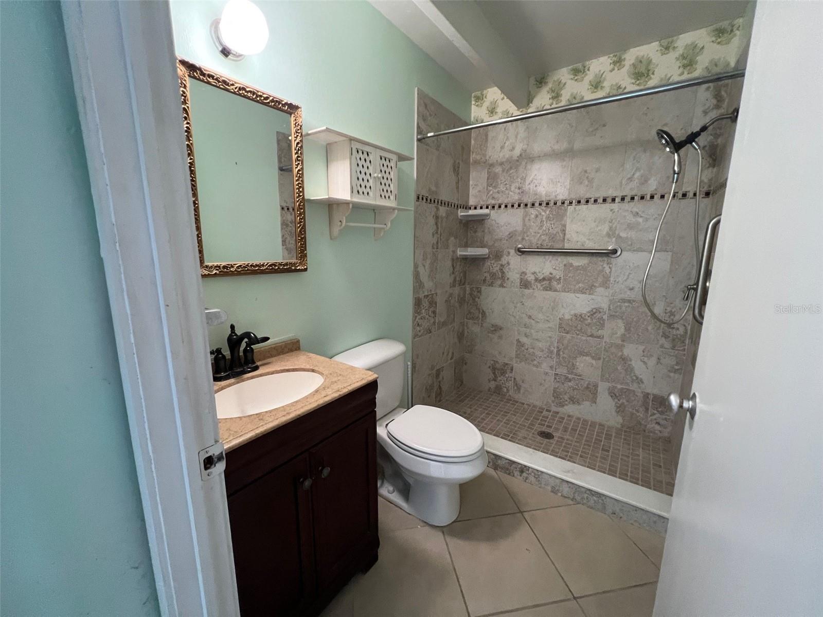 Image 7 of 52 For 3711 Club Circle